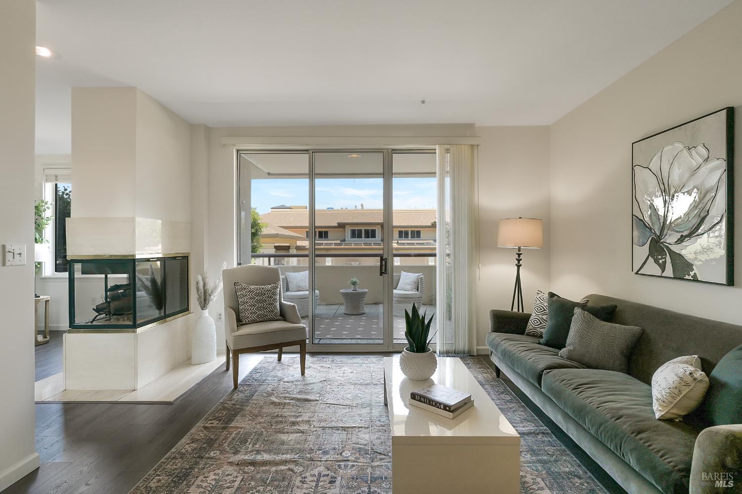 San Rafael, California, 94903, United States, 1 Bedroom Bedrooms, ,2 BathroomsBathrooms,Residential,For Sale,1891076