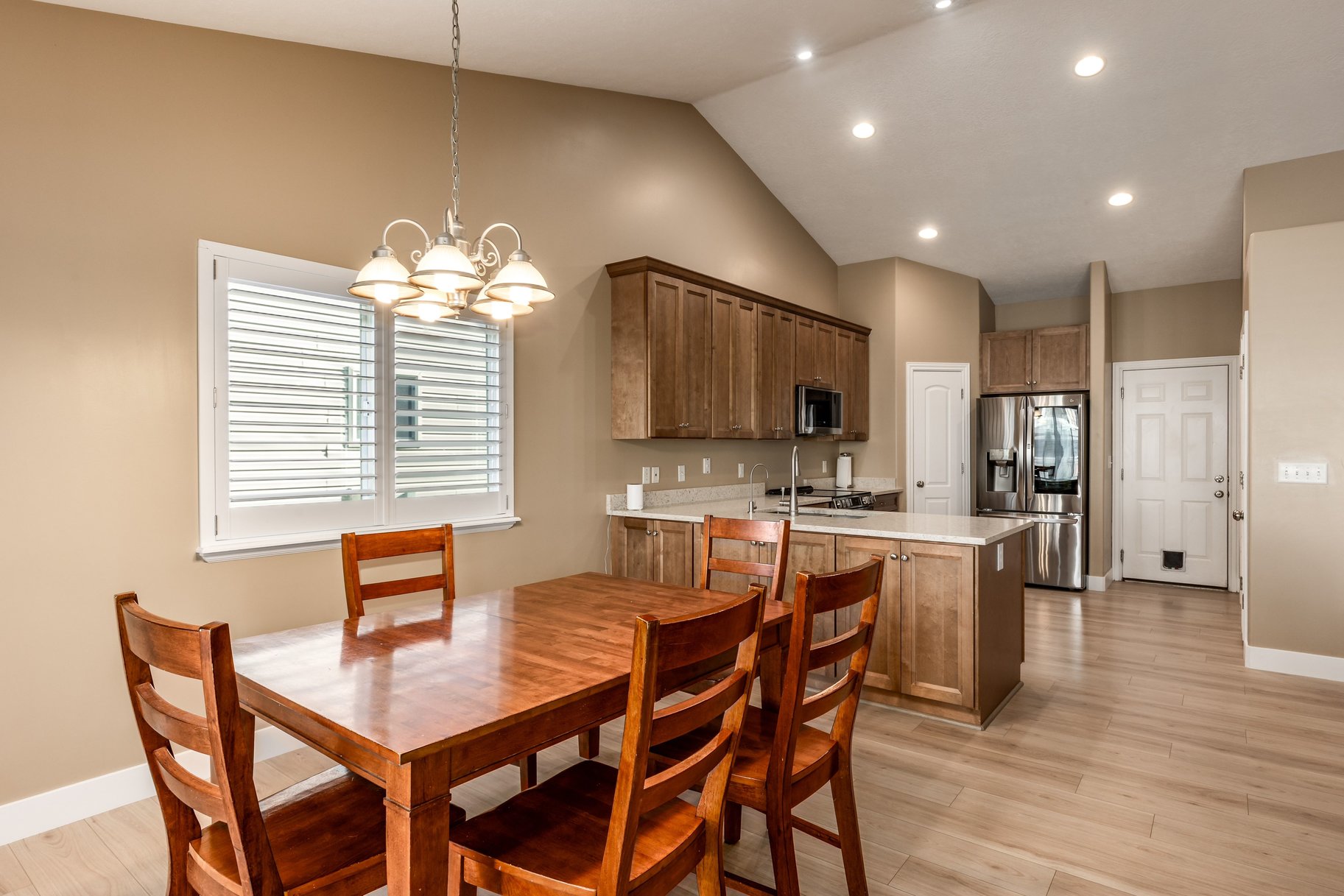  Move-In Ready in an Established Eagle Mountain Neighborhood - 物件實景