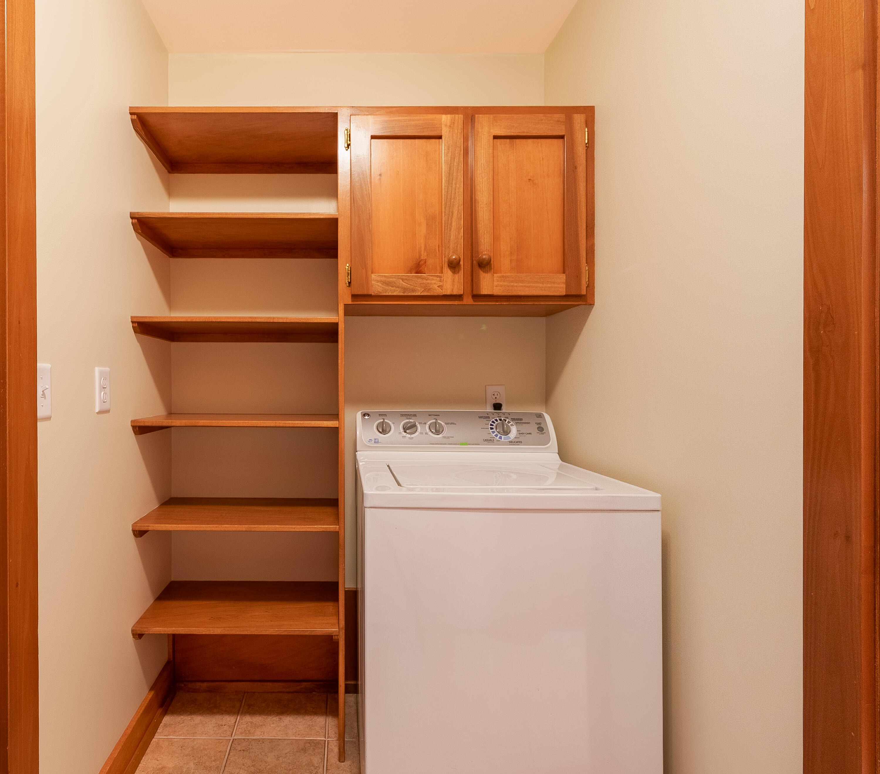 Lowell, Michigan, 49331, United States, 2 Bedrooms Bedrooms, ,2 BathroomsBathrooms,Residential,For Sale,1987591