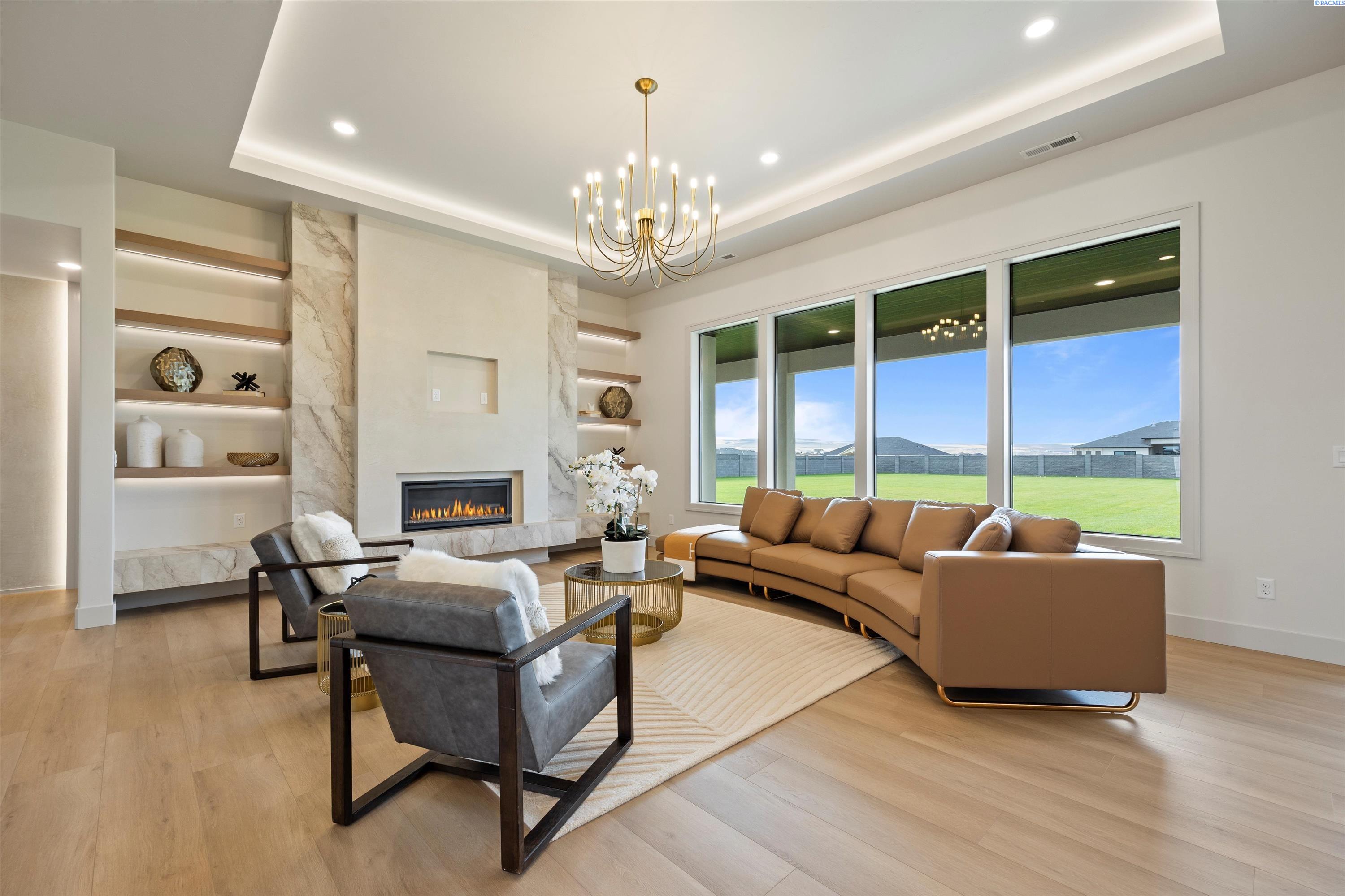 Kennewick, Washington, 99338, United States, 4 Bedrooms Bedrooms, ,4 BathroomsBathrooms,Residential,For Sale,1993366