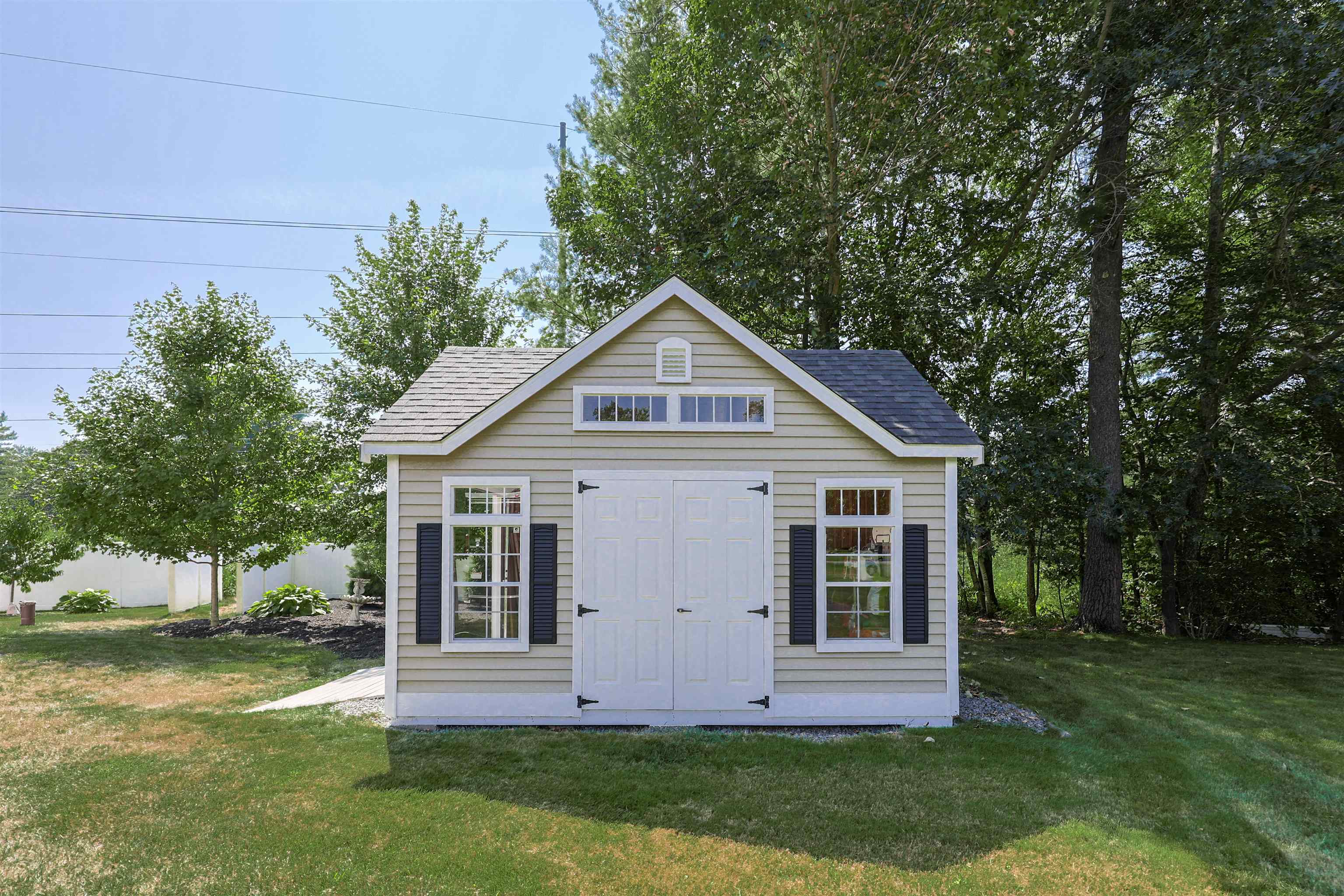 Derry, New Hampshire, 03038, United States, 3 Bedrooms Bedrooms, ,2 BathroomsBathrooms,Residential,For Sale,1926194