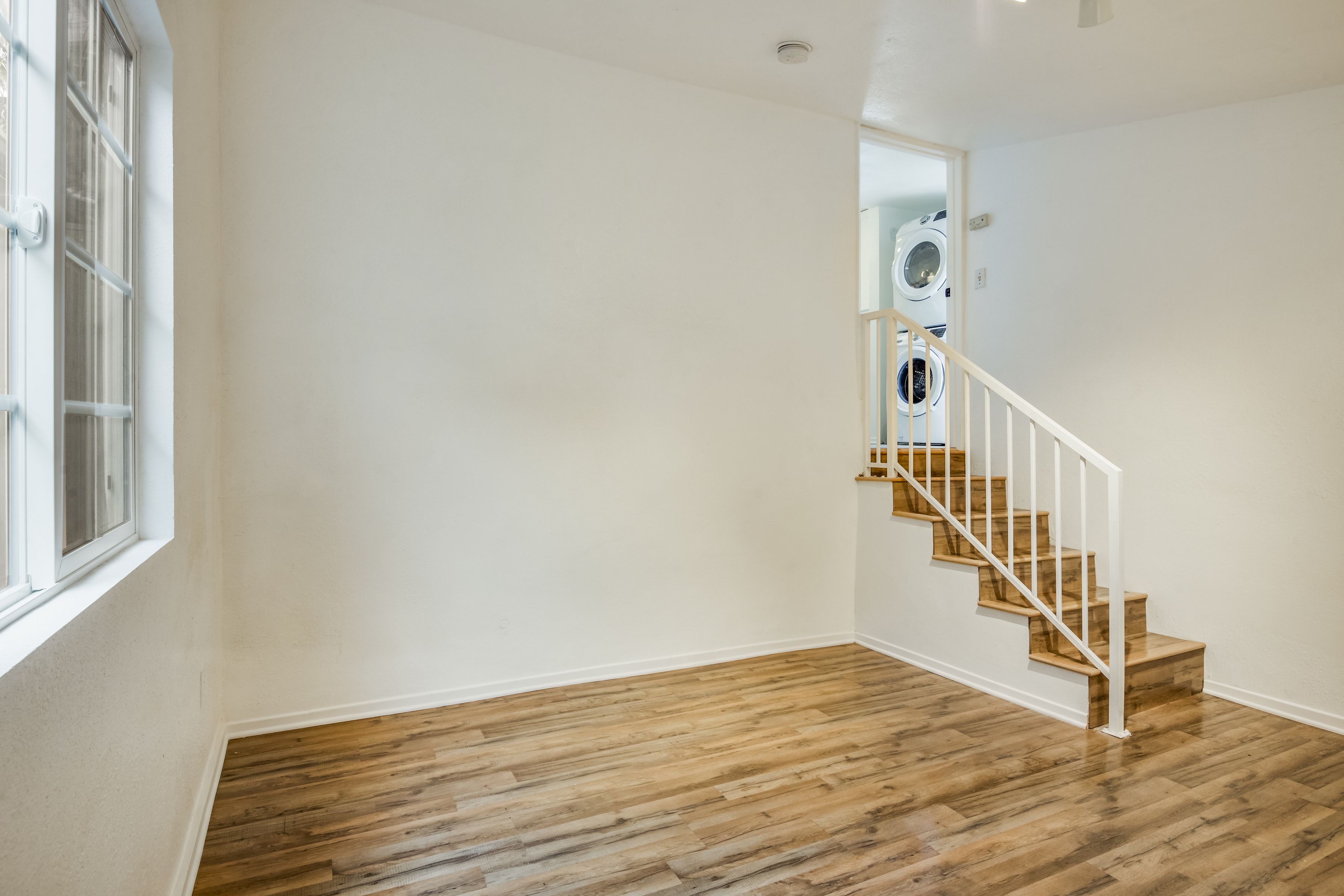  1742 W 36th St - 物件實景