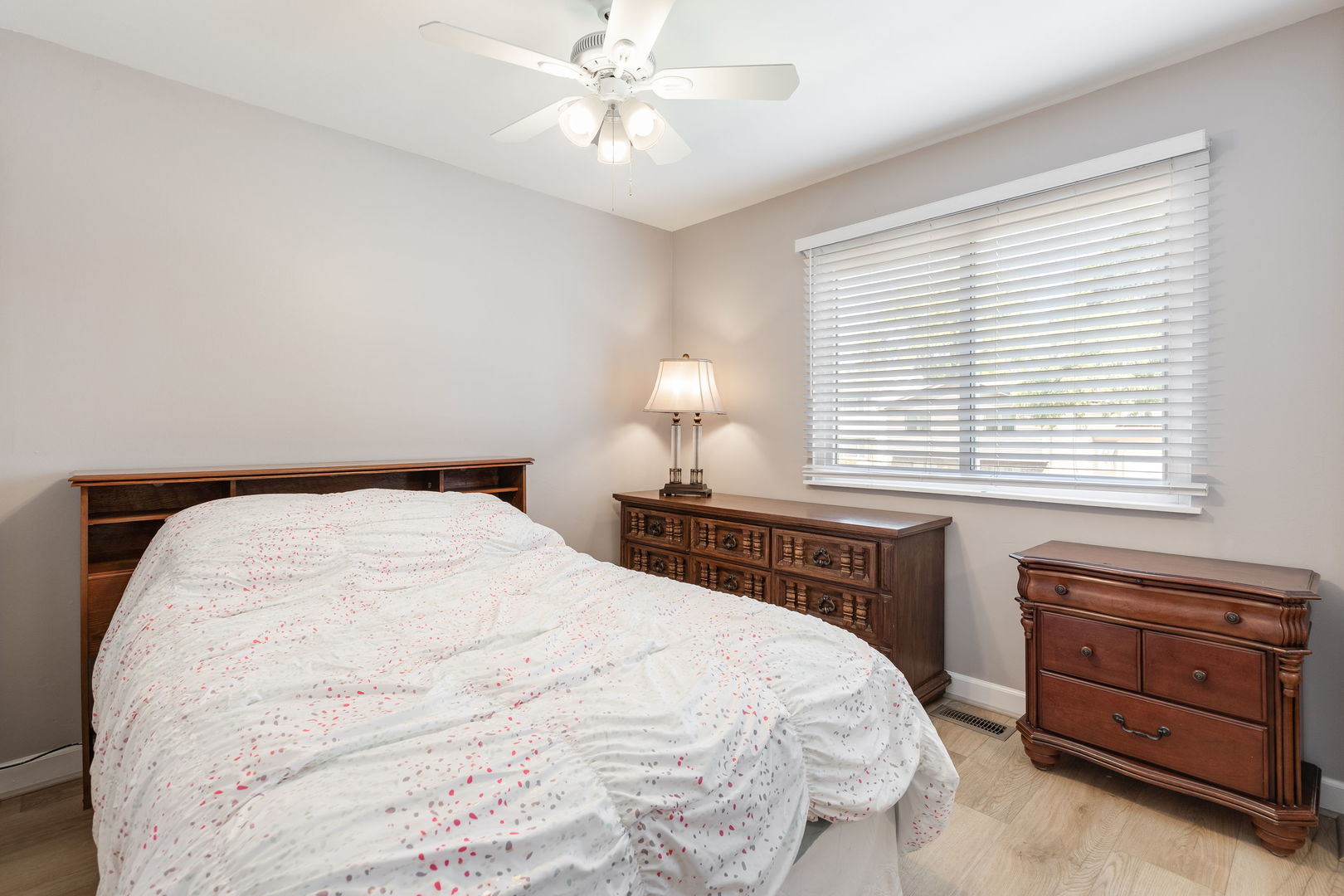 Lombard, Illinois, 60148, United States, 4 Bedrooms Bedrooms, ,3 BathroomsBathrooms,Residential,For Sale,1947096