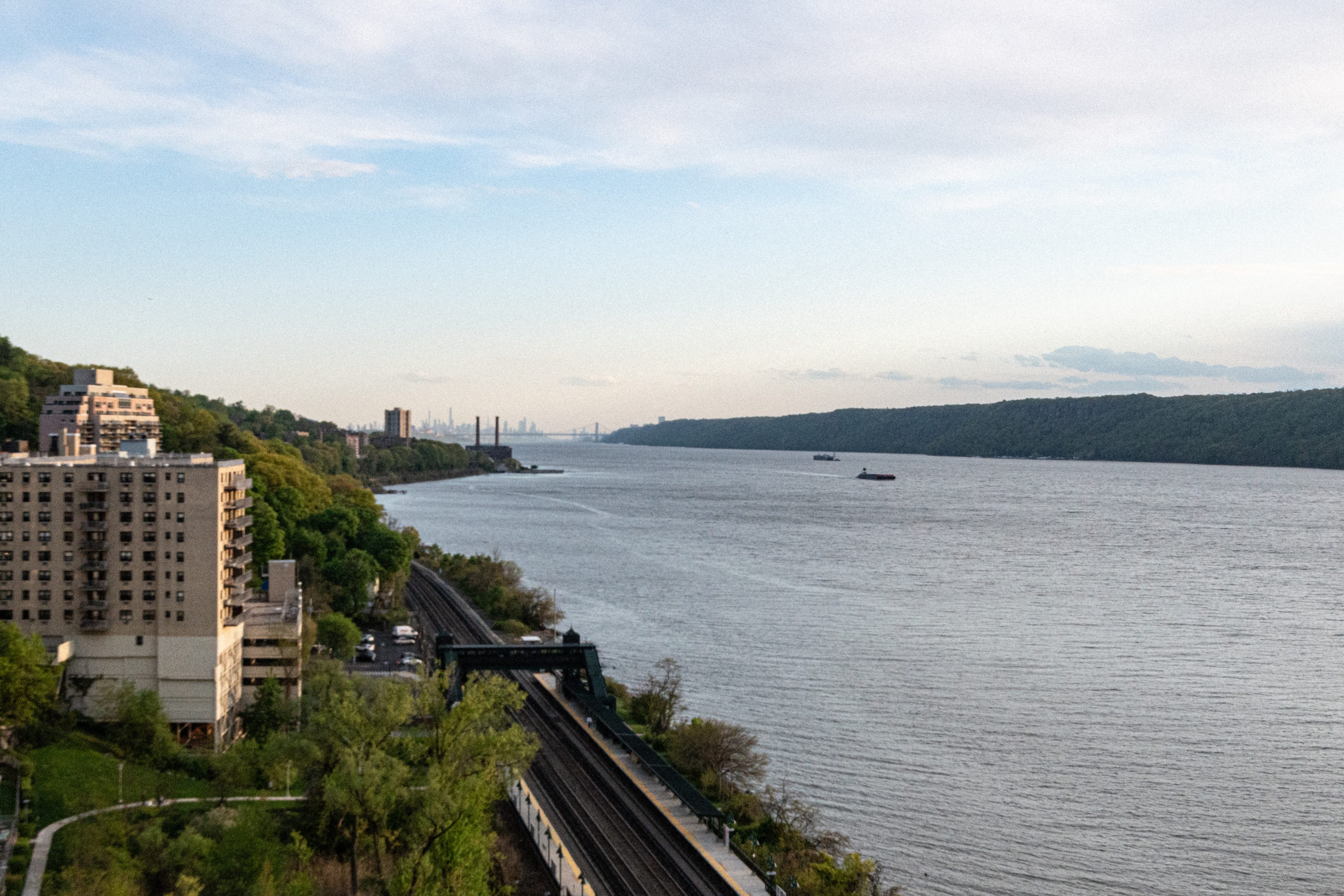  1155 Warburton Avenue - 物件實景
