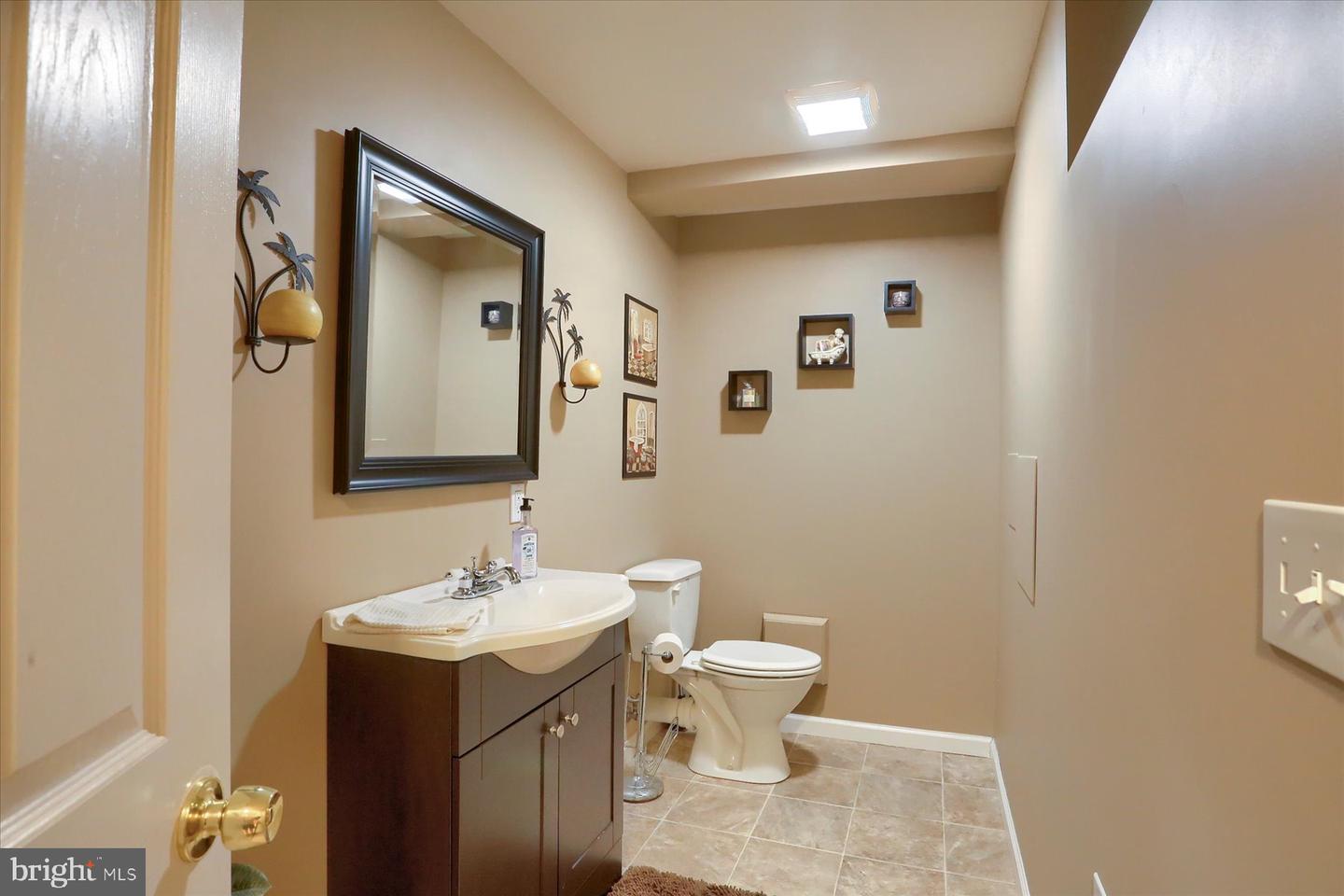 Harrisburg, Pennsylvania, 17111, United States, 4 Bedrooms Bedrooms, ,4 BathroomsBathrooms,Residential,For Sale,1958144