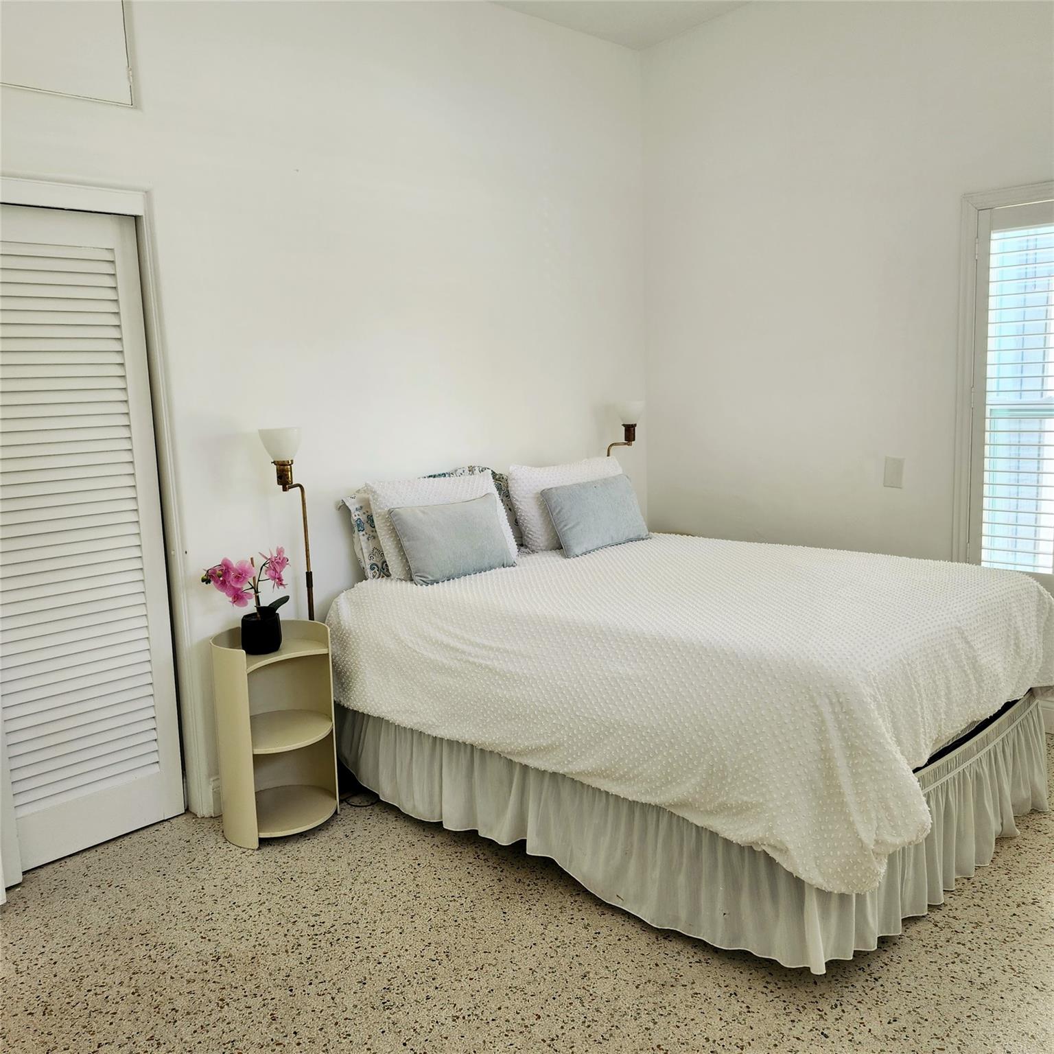 Lake Worth, Florida, 33460, United States, 2 Bedrooms Bedrooms, ,2 BathroomsBathrooms,Residential,For Sale,1942994