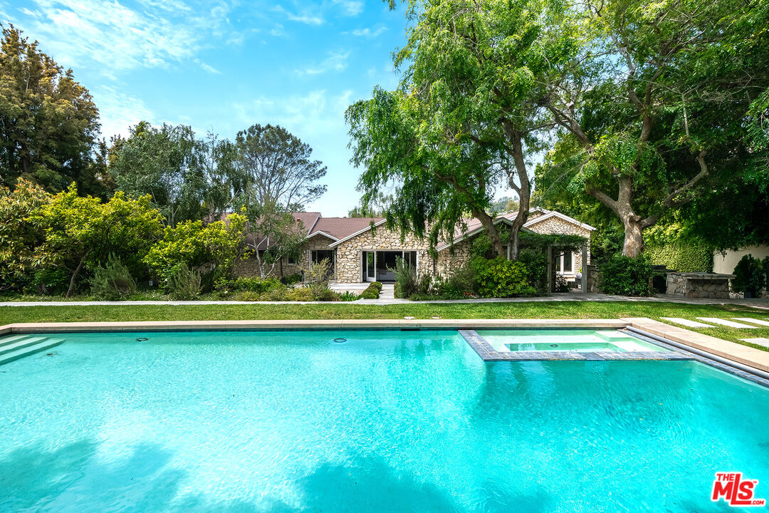Los Angeles, California, 90077, United States, 5 Bedrooms Bedrooms, ,7 BathroomsBathrooms,Residential,For Sale,1827640