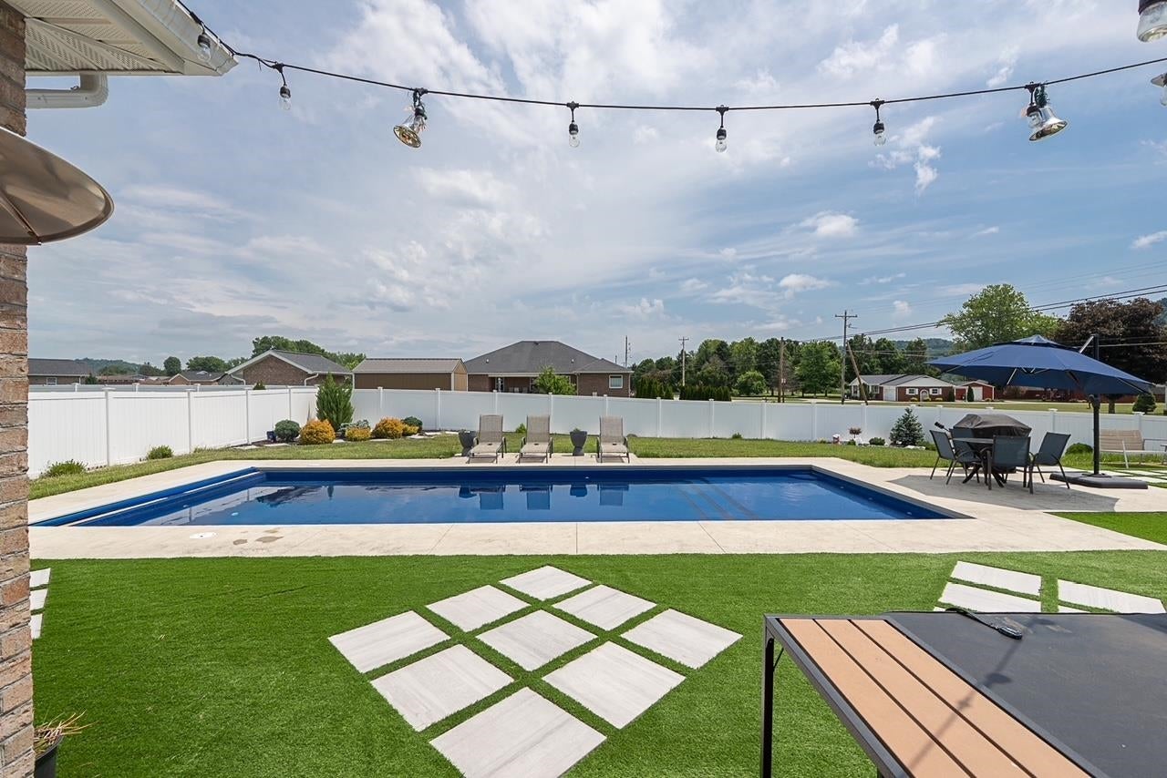 Proctorville, Ohio, 45669, United States, 5 Bedrooms Bedrooms, ,3 BathroomsBathrooms,Residential,For Sale,2049008