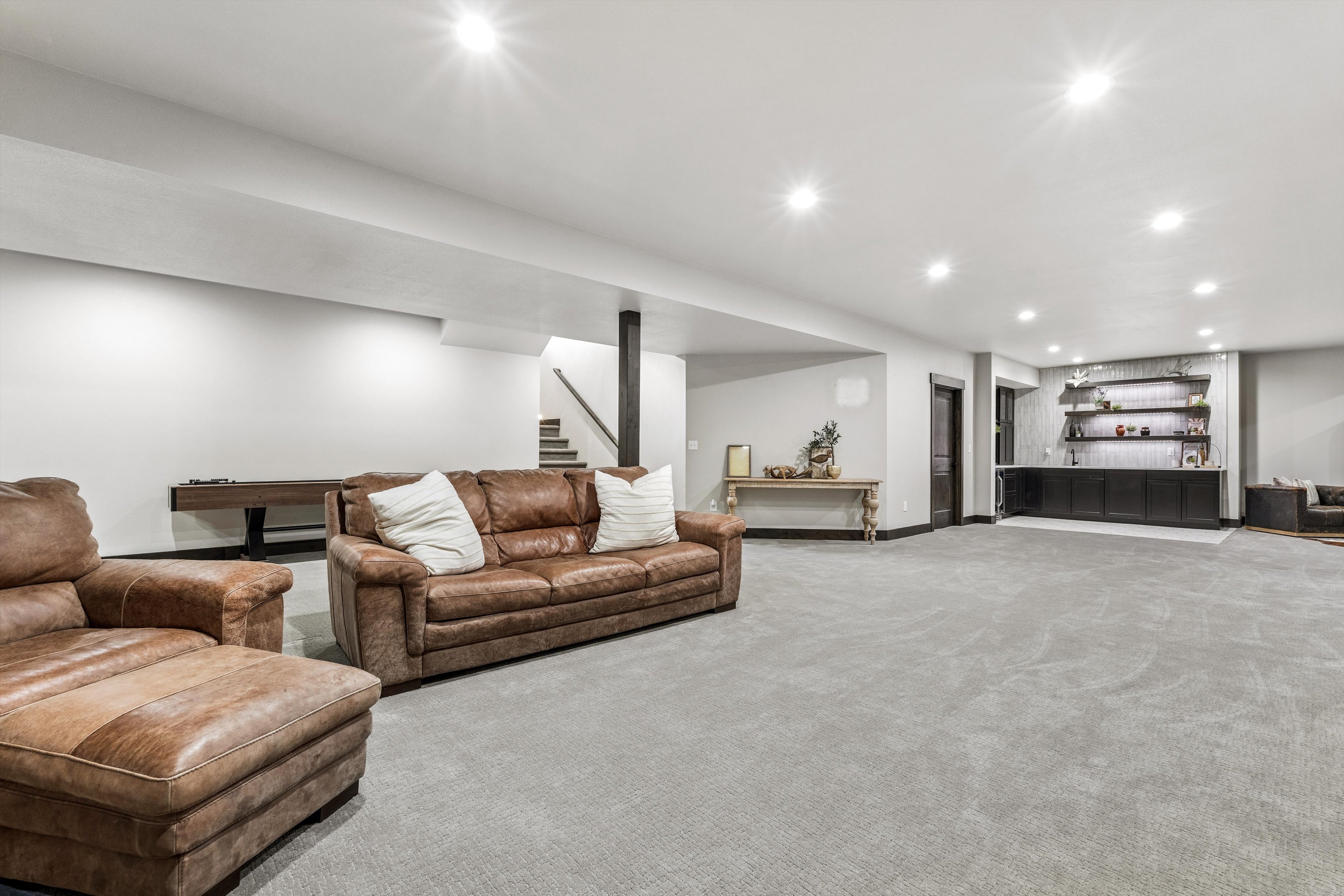  Discover Redefined Living in this Beautifully Designed Home - 物件實景