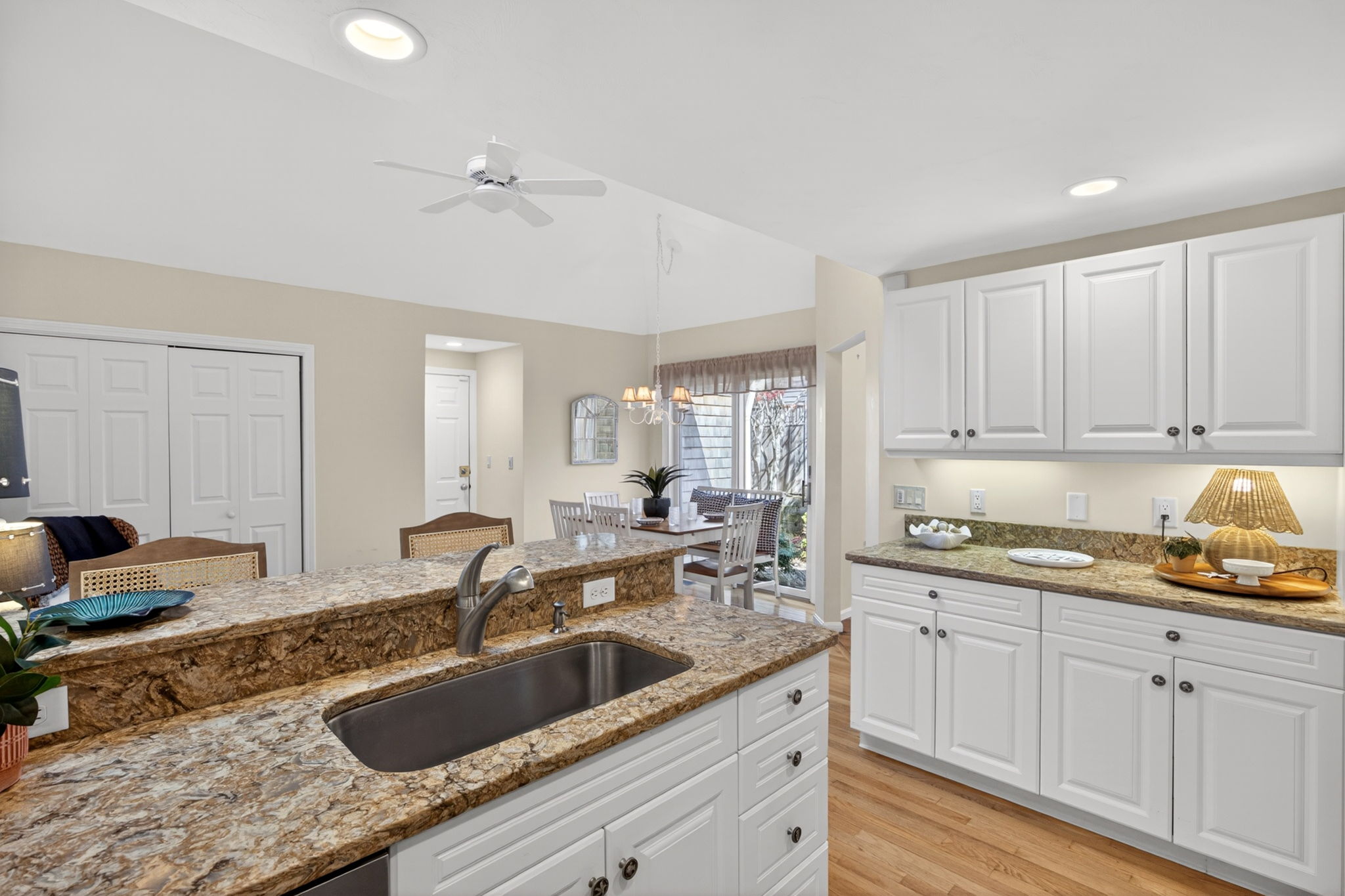  24 W Woods Circle, Yarmouth Port, MA, 02675 - 物件實景