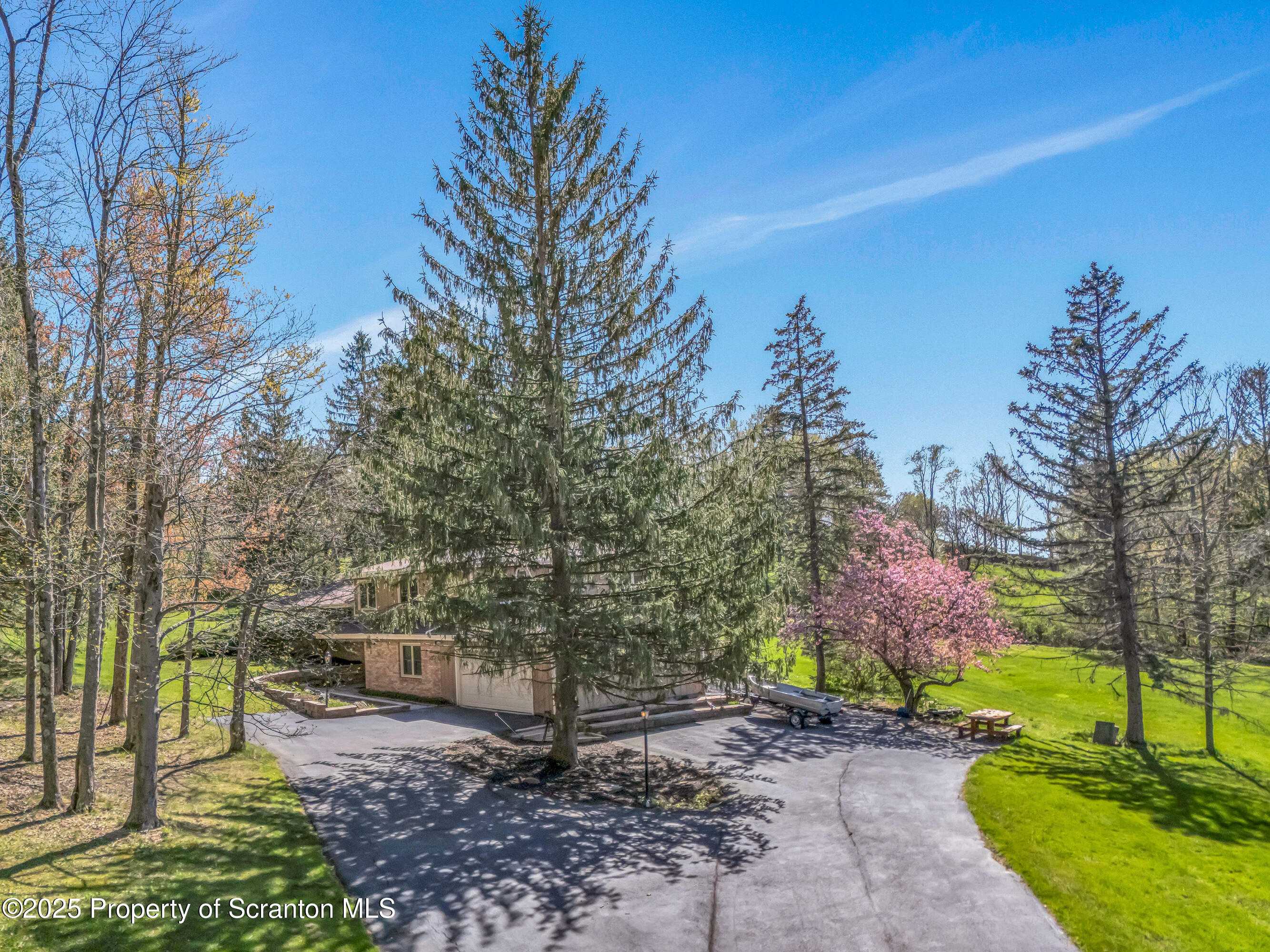 Clarks Summit, Pennsylvania, 18411, United States, 5 Bedrooms Bedrooms, ,4 BathroomsBathrooms,Residential,For Sale,1971485