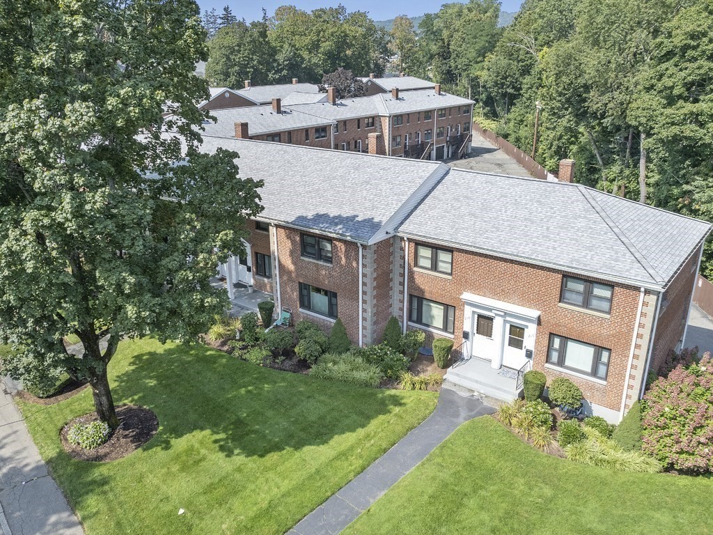 Waltham, Massachusetts, 02452, United States, 2 Bedrooms Bedrooms, ,2 BathroomsBathrooms,Residential,For Sale,1902655