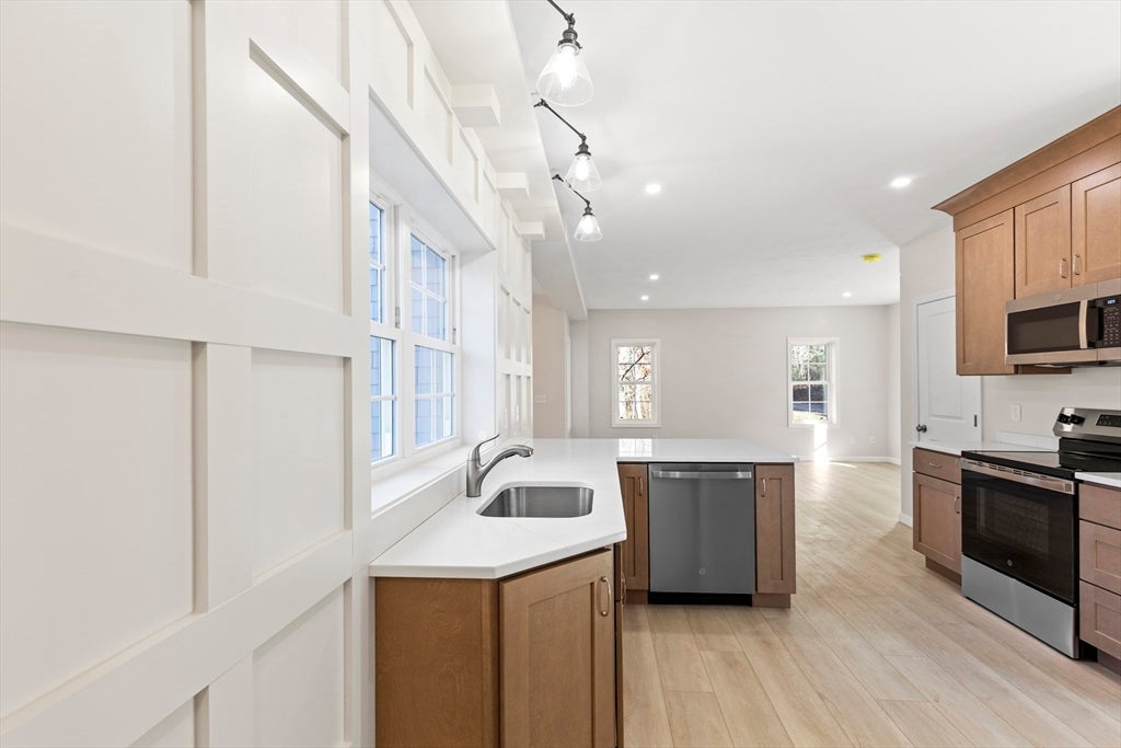Plymouth, Massachusetts, 02360, United States, 3 Bedrooms Bedrooms, ,2 BathroomsBathrooms,Residential,For Sale,2049436
