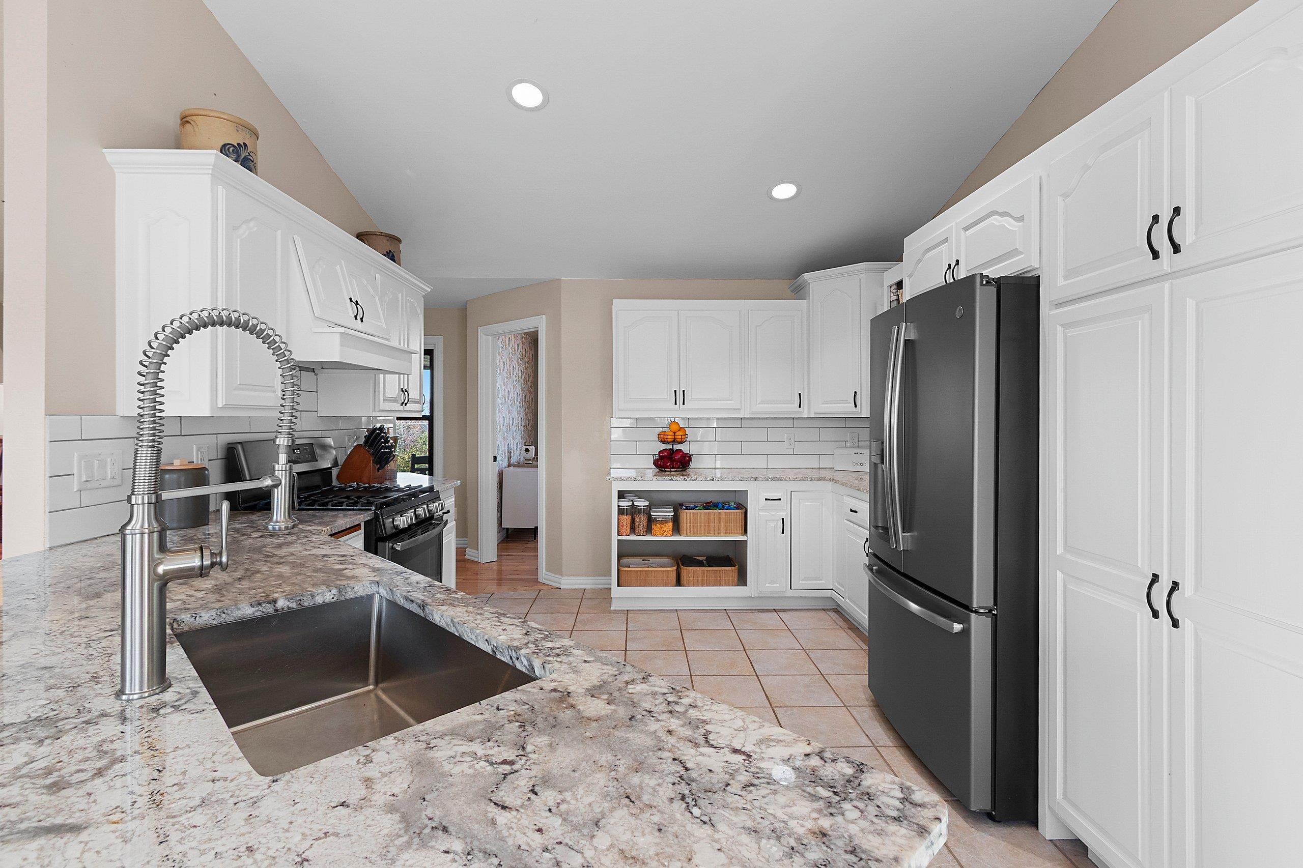 GREEN BAY, Wisconsin, 54311, United States, 4 Bedrooms Bedrooms, ,4 BathroomsBathrooms,Residential,For Sale,1991050