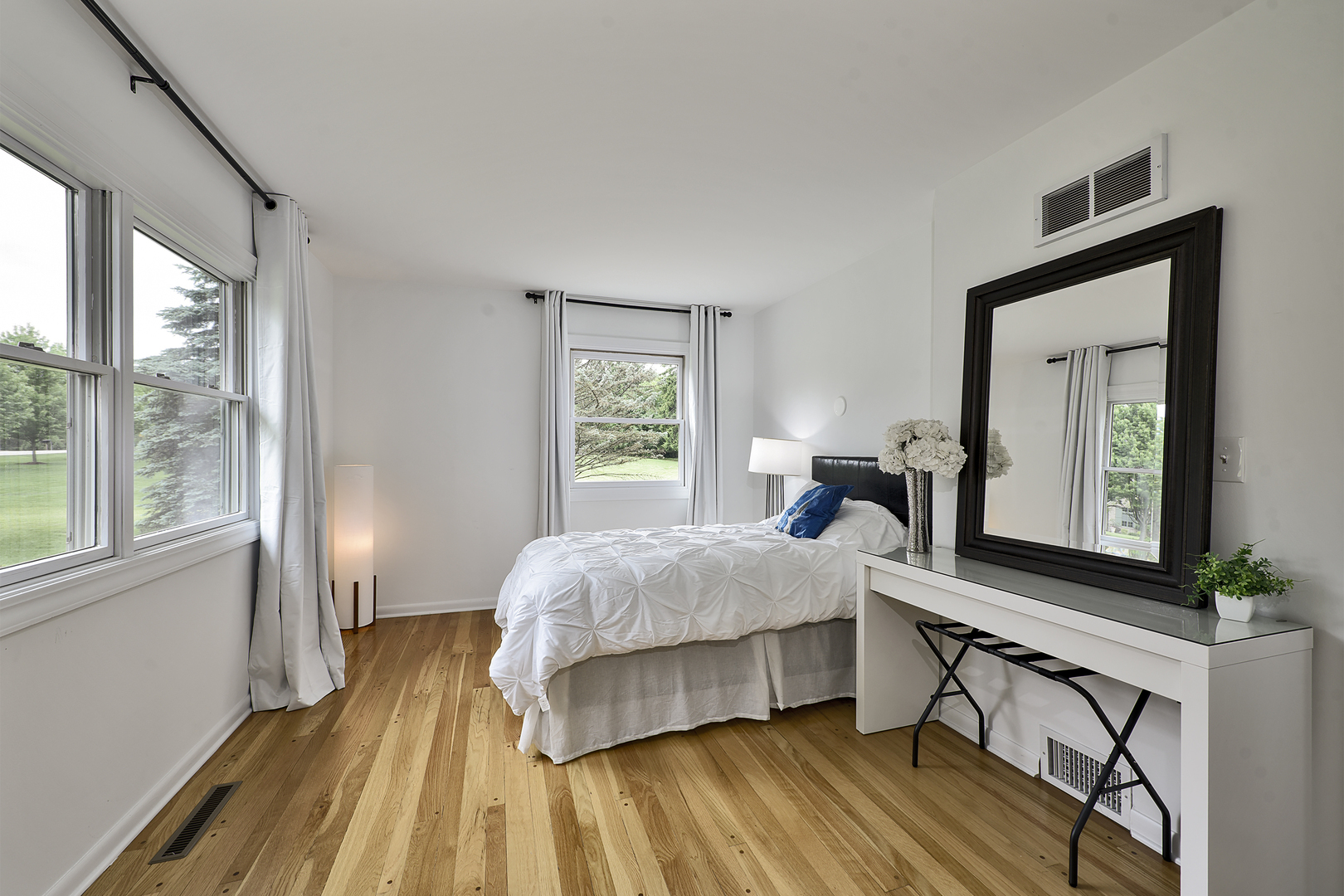 Inverness, Illinois, 60067, United States, 6 Bedrooms Bedrooms, ,7 BathroomsBathrooms,Residential,For Sale,2047955