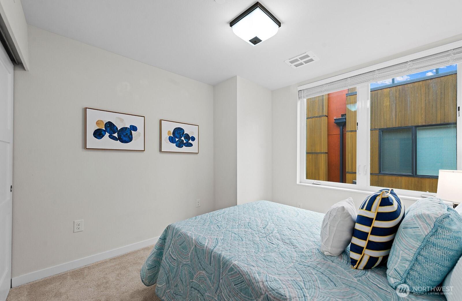 SEATTLE, Washington, 98115, United States, 2 Bedrooms Bedrooms, ,3 BathroomsBathrooms,Residential,For Sale,1918220