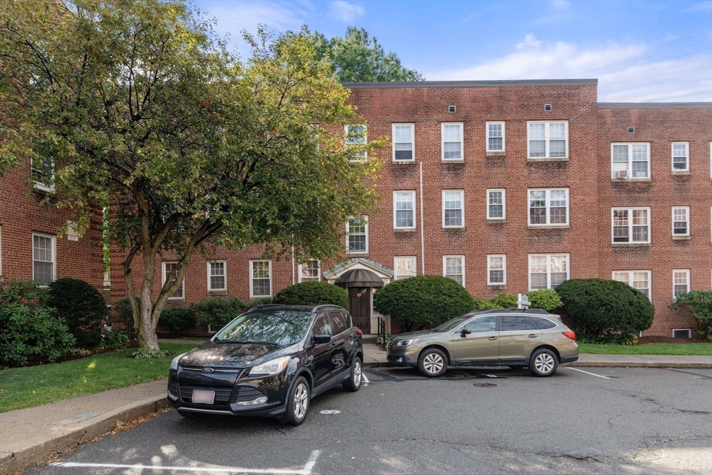 Brookline, Massachusetts, 02445, United States, 2 Bedrooms Bedrooms, ,1 BathroomBathrooms,Residential,For Sale,1941994
