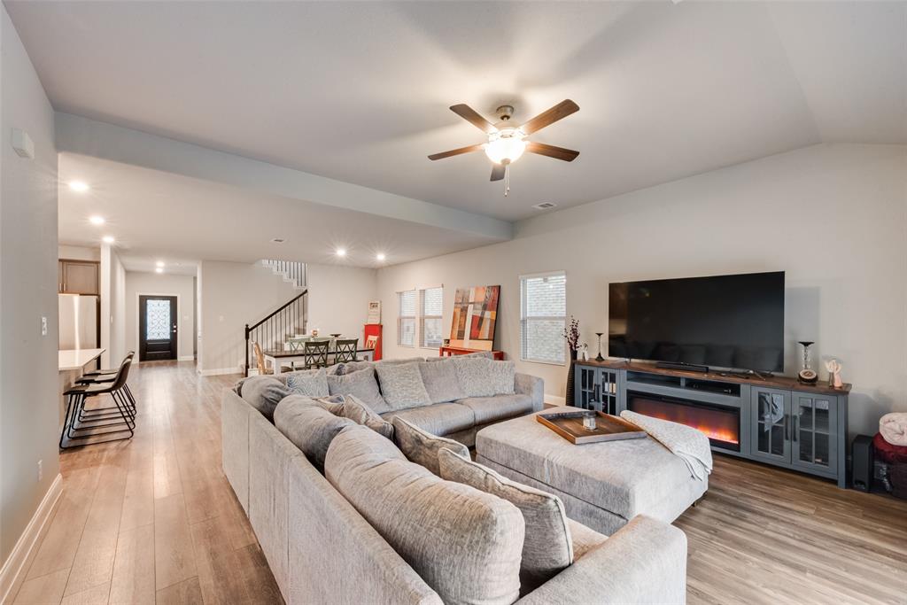 Melissa, Texas, 75454, United States, 4 Bedrooms Bedrooms, ,4 BathroomsBathrooms,Residential,For Sale,1900978