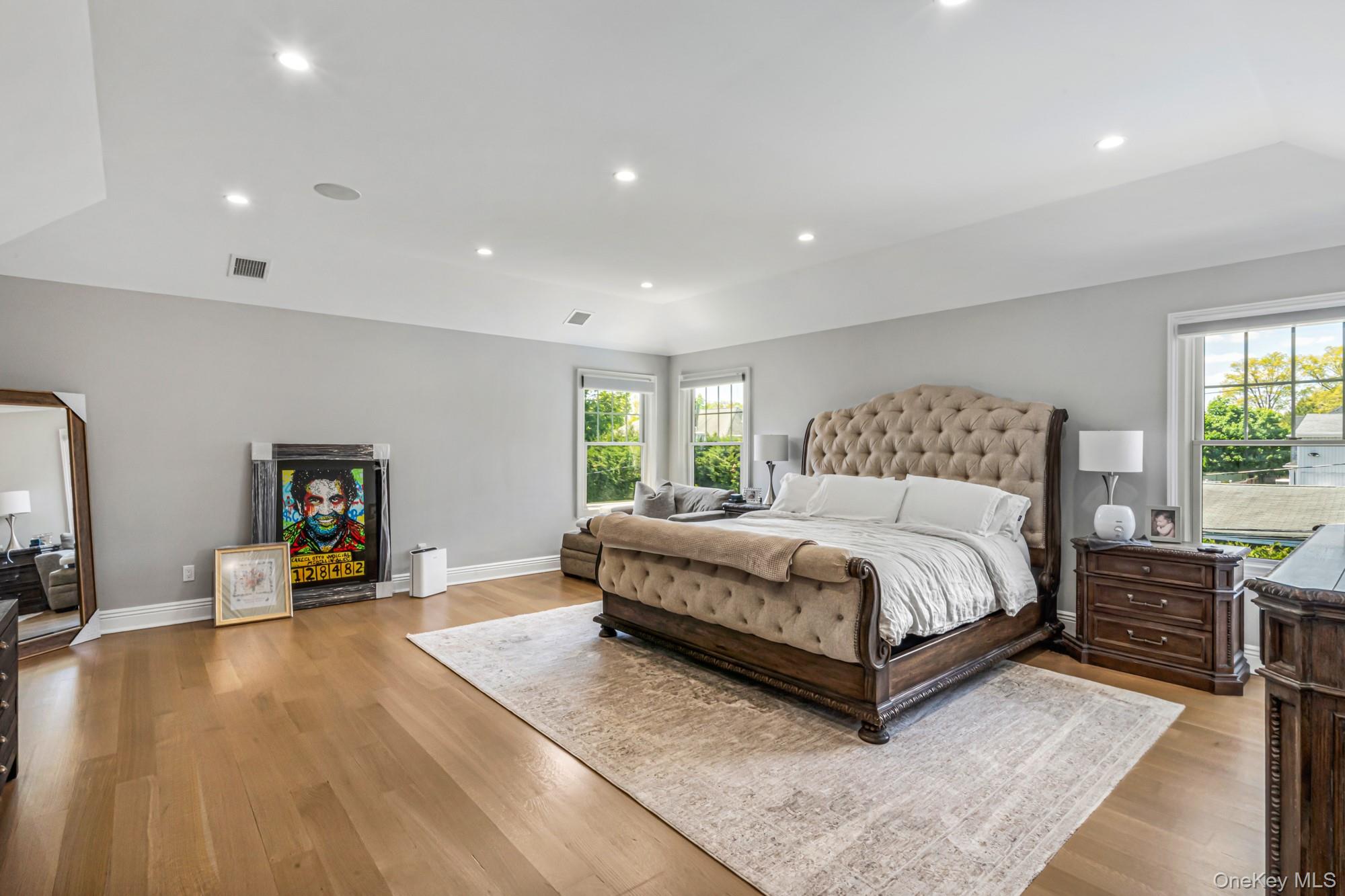  25 Boyd Drive, Westbury, NY, 11590 - 物件實景
