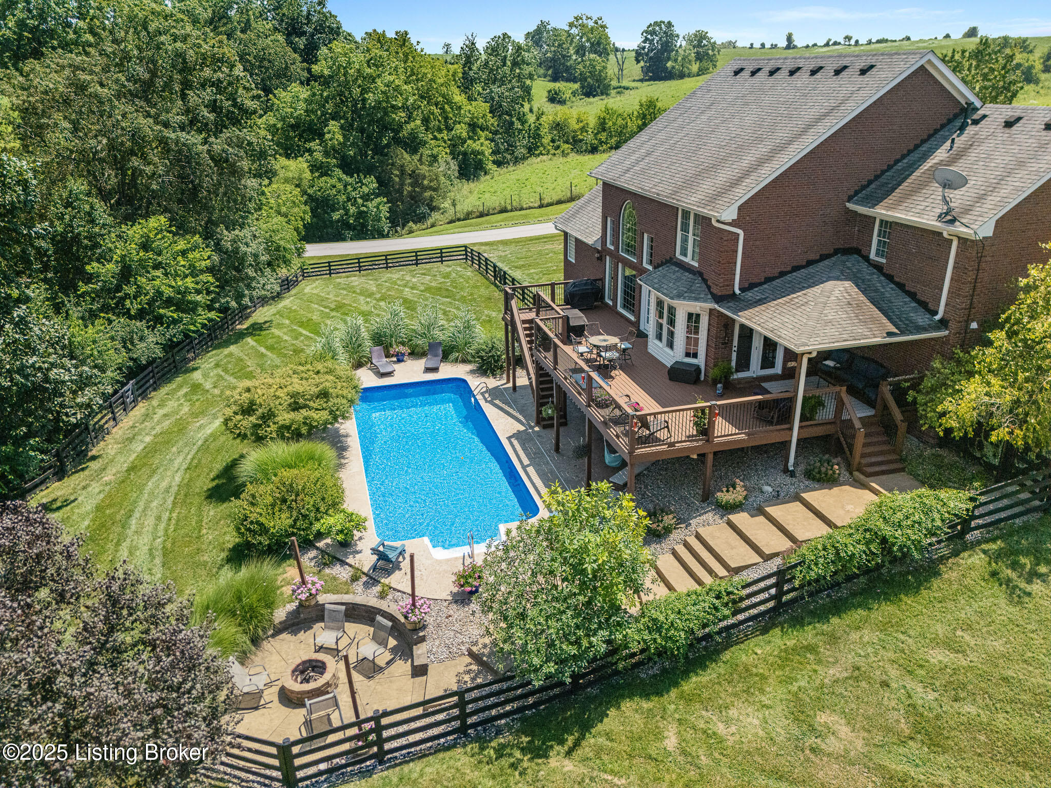 Crestwood, Kentucky, 40014, United States, 6 Bedrooms Bedrooms, ,5 BathroomsBathrooms,Residential,For Sale,1908239
