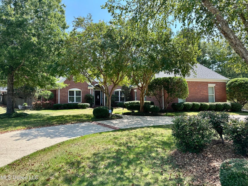 Clinton, Mississippi, 39056, United States, 5 Bedrooms Bedrooms, ,3 BathroomsBathrooms,Residential,For Sale,1904228