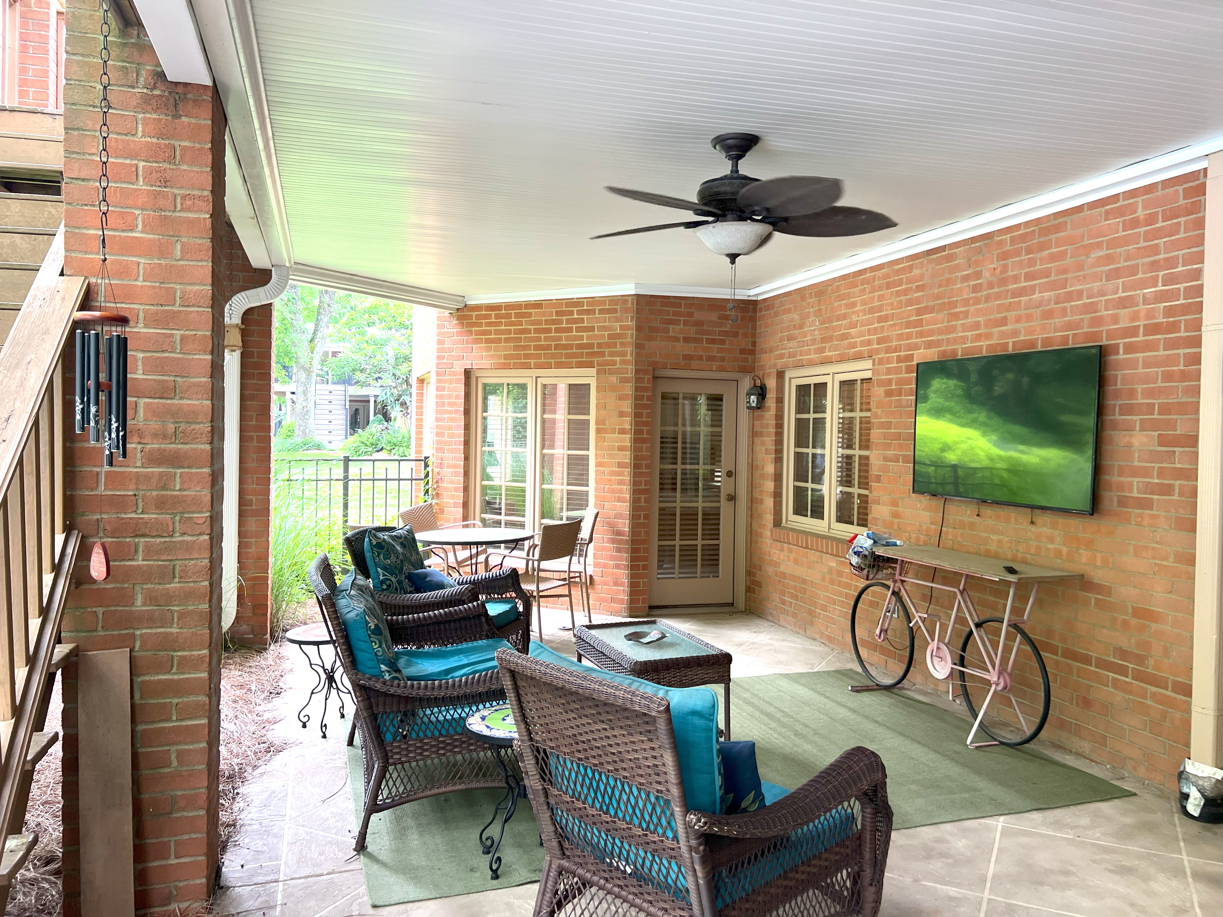 Frankfort, Kentucky, 40601, United States, 5 Bedrooms Bedrooms, ,4 BathroomsBathrooms,Residential,For Sale,1983551