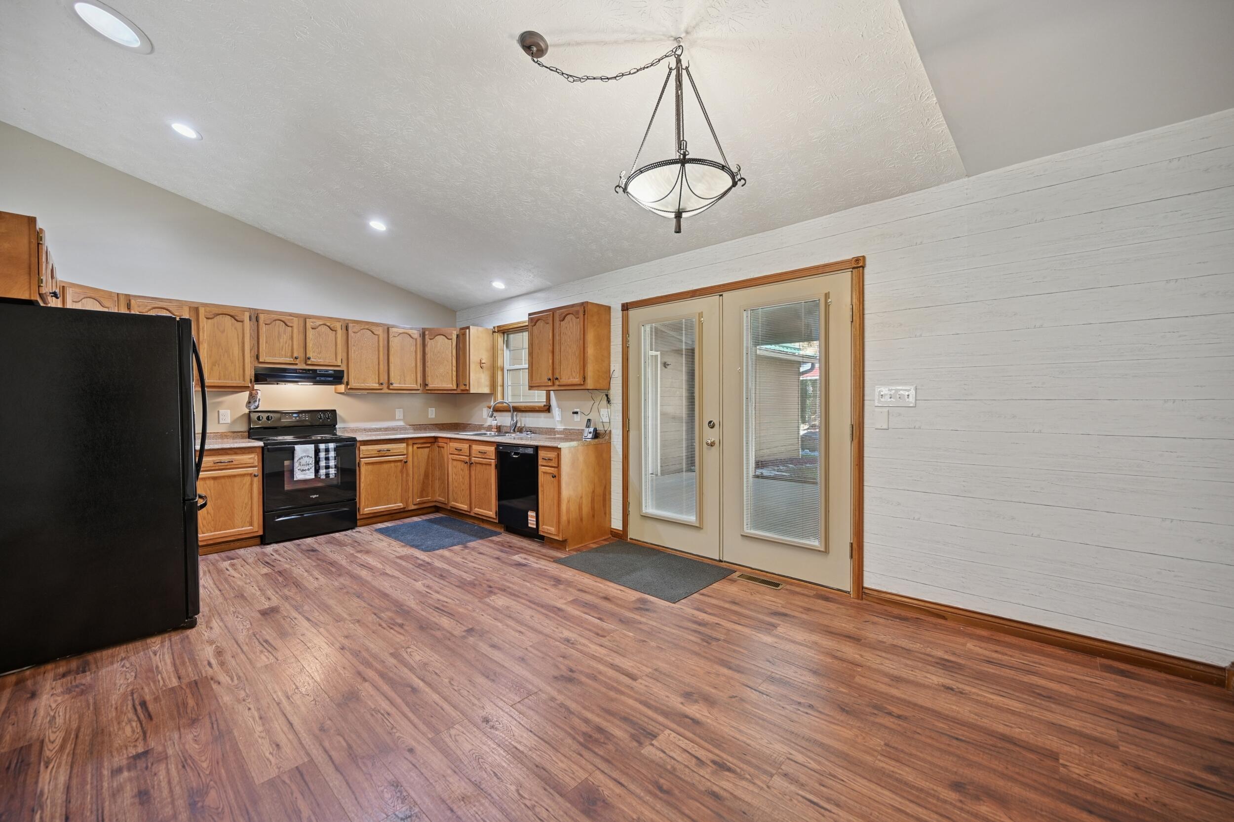 Burlington, Kentucky, 41005, United States, 3 Bedrooms Bedrooms, ,2 BathroomsBathrooms,Residential,For Sale,1989647