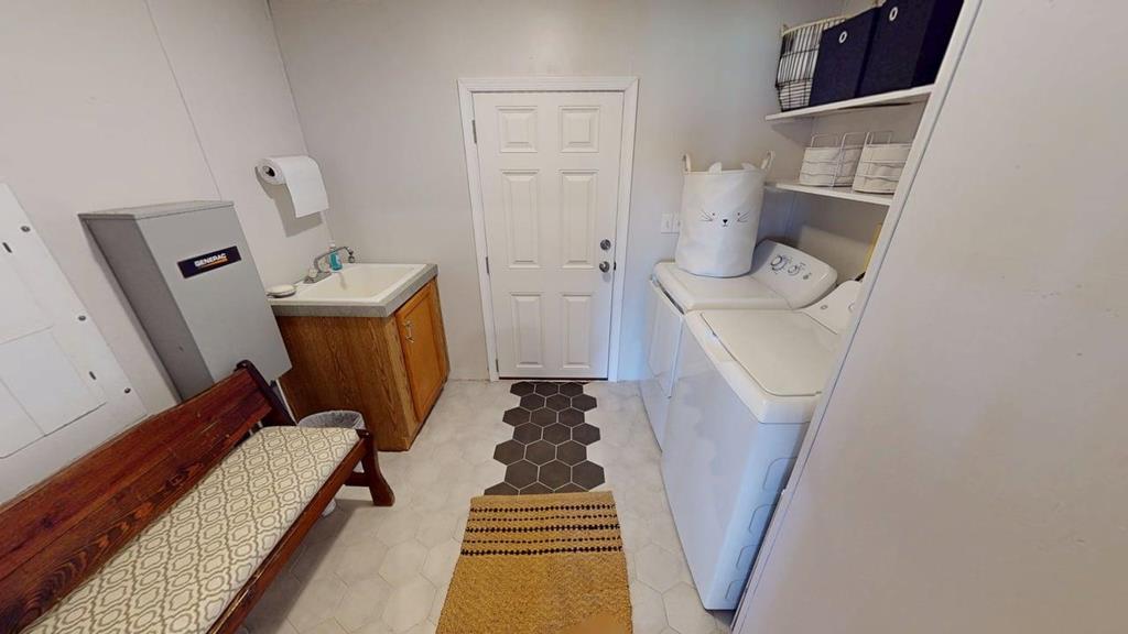 Painter, Virginia, 23420, United States, 4 Bedrooms Bedrooms, ,2 BathroomsBathrooms,Residential,For Sale,1908703