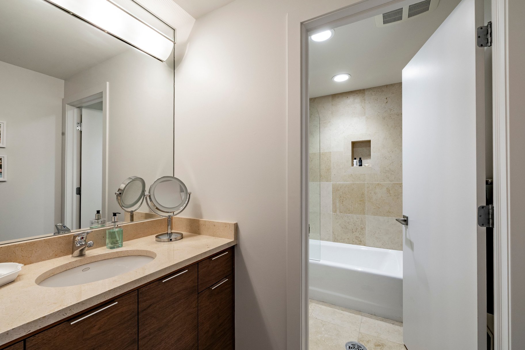  Premier Modern Residence in Dorchester Pointe with Panoramic Views - 物件實景