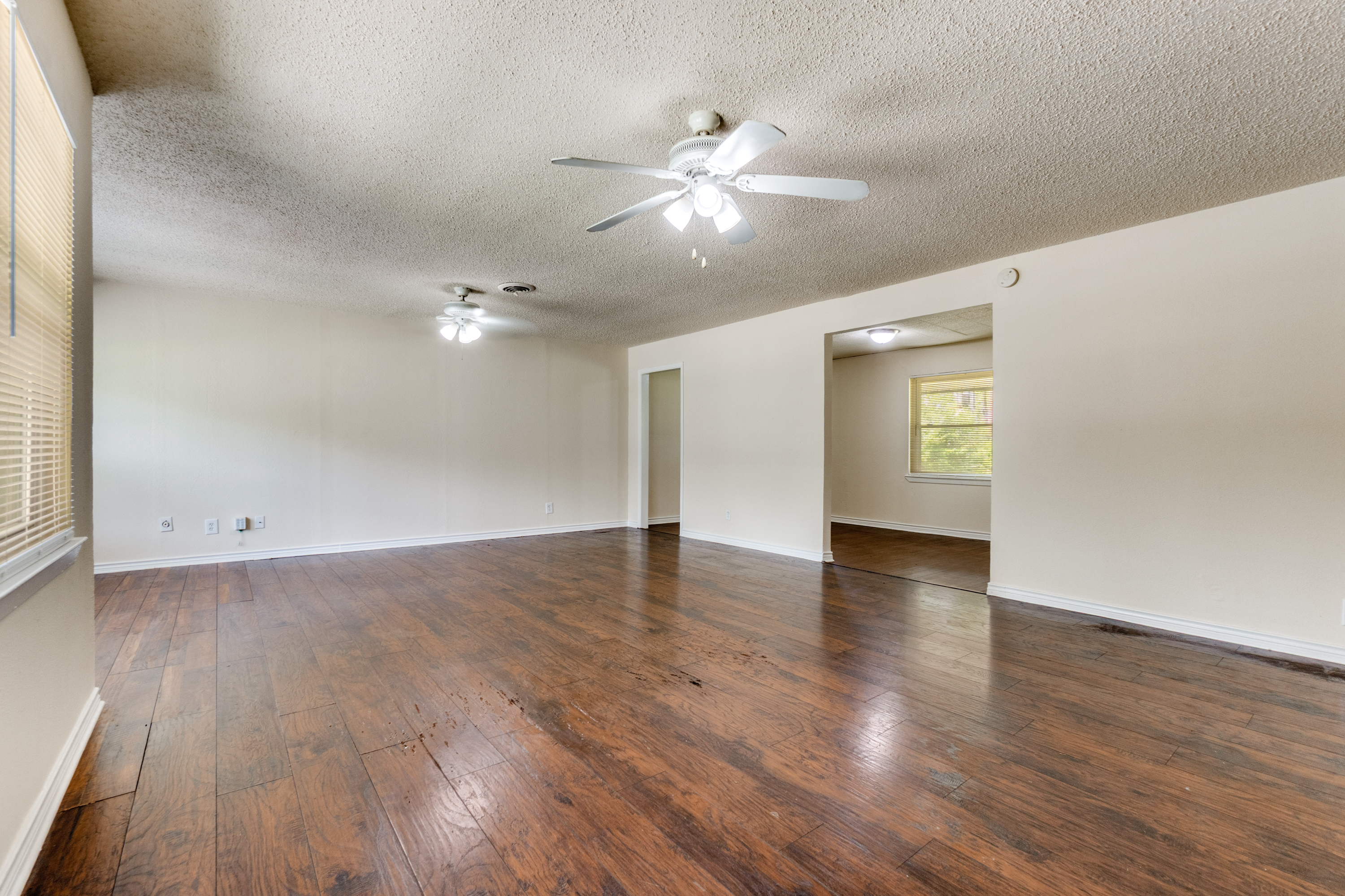  Amazing Starter Home or Investor Opportunity - 物件實景