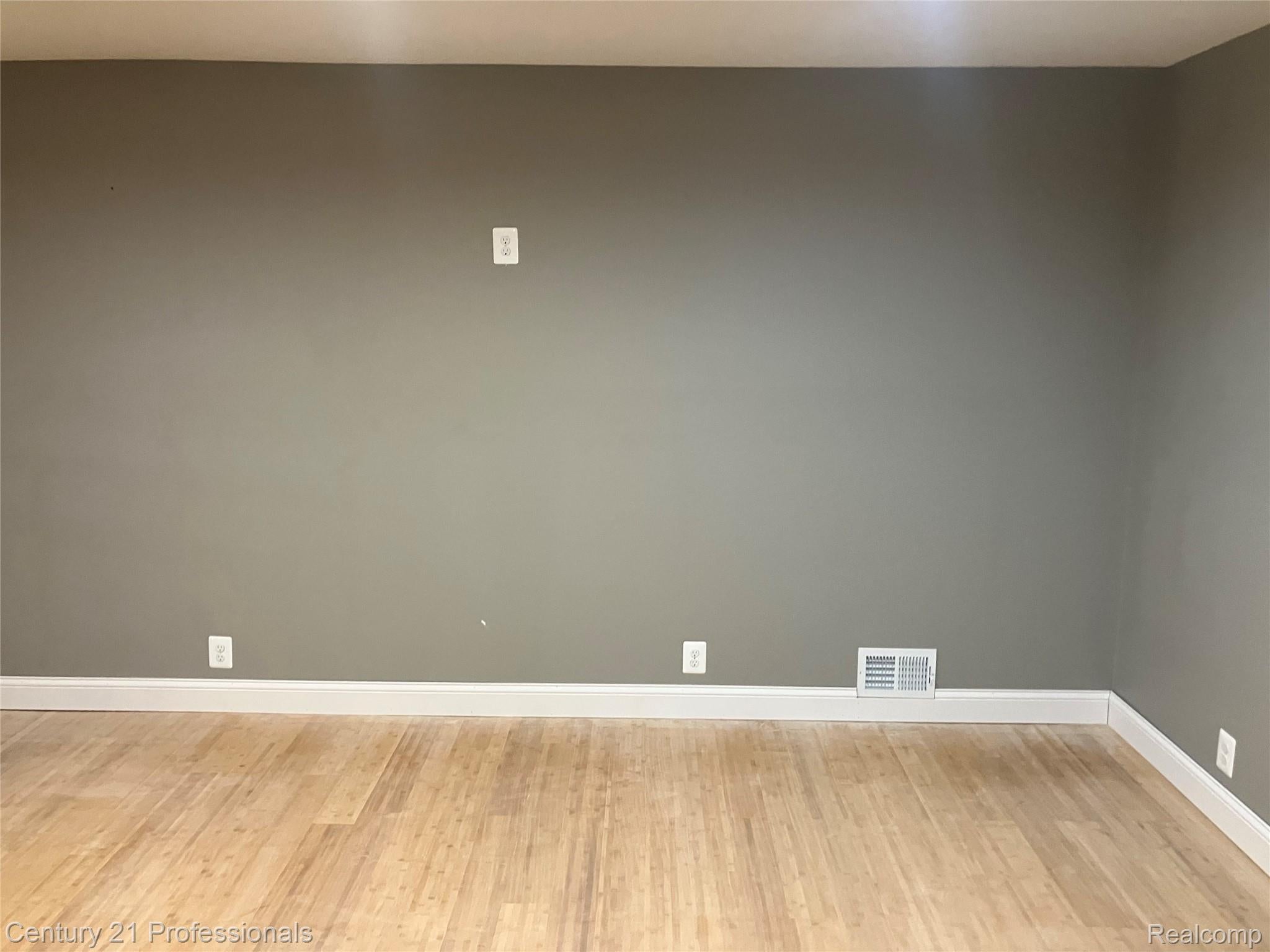 Allenton, Michigan, 48002, United States, 4 Bedrooms Bedrooms, ,3 BathroomsBathrooms,Residential,For Sale,1980291