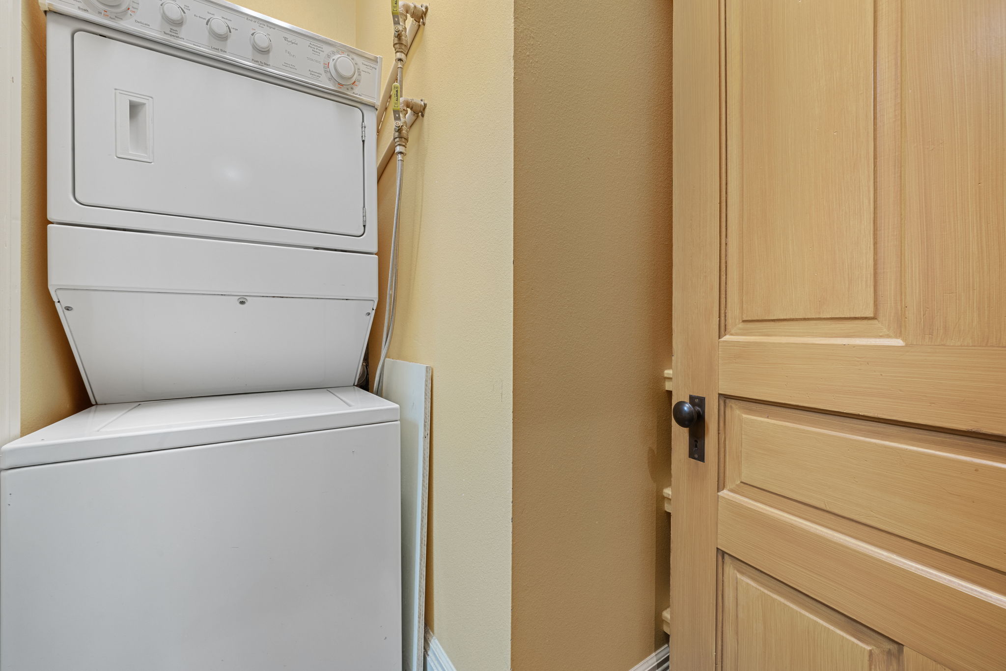 San Marcos, Texas, 78666, United States, 3 Bedrooms Bedrooms, ,4 BathroomsBathrooms,Residential,For Sale,1981922