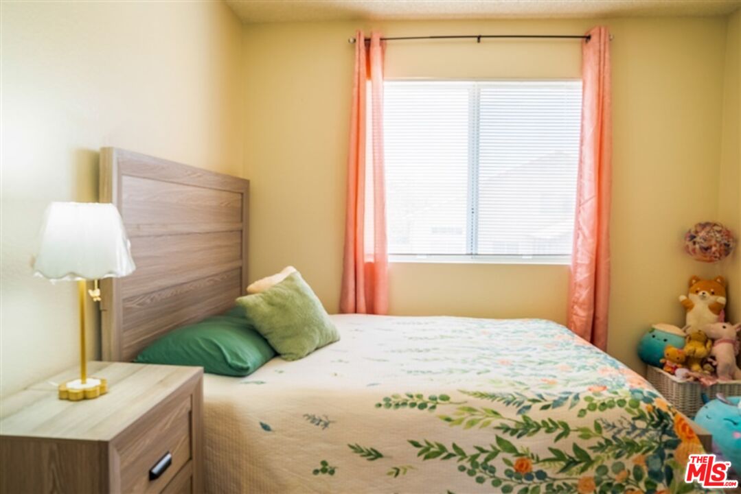 Palmdale, California, 93550, United States, 3 Bedrooms Bedrooms, ,3 BathroomsBathrooms,Residential,For Sale,1994563