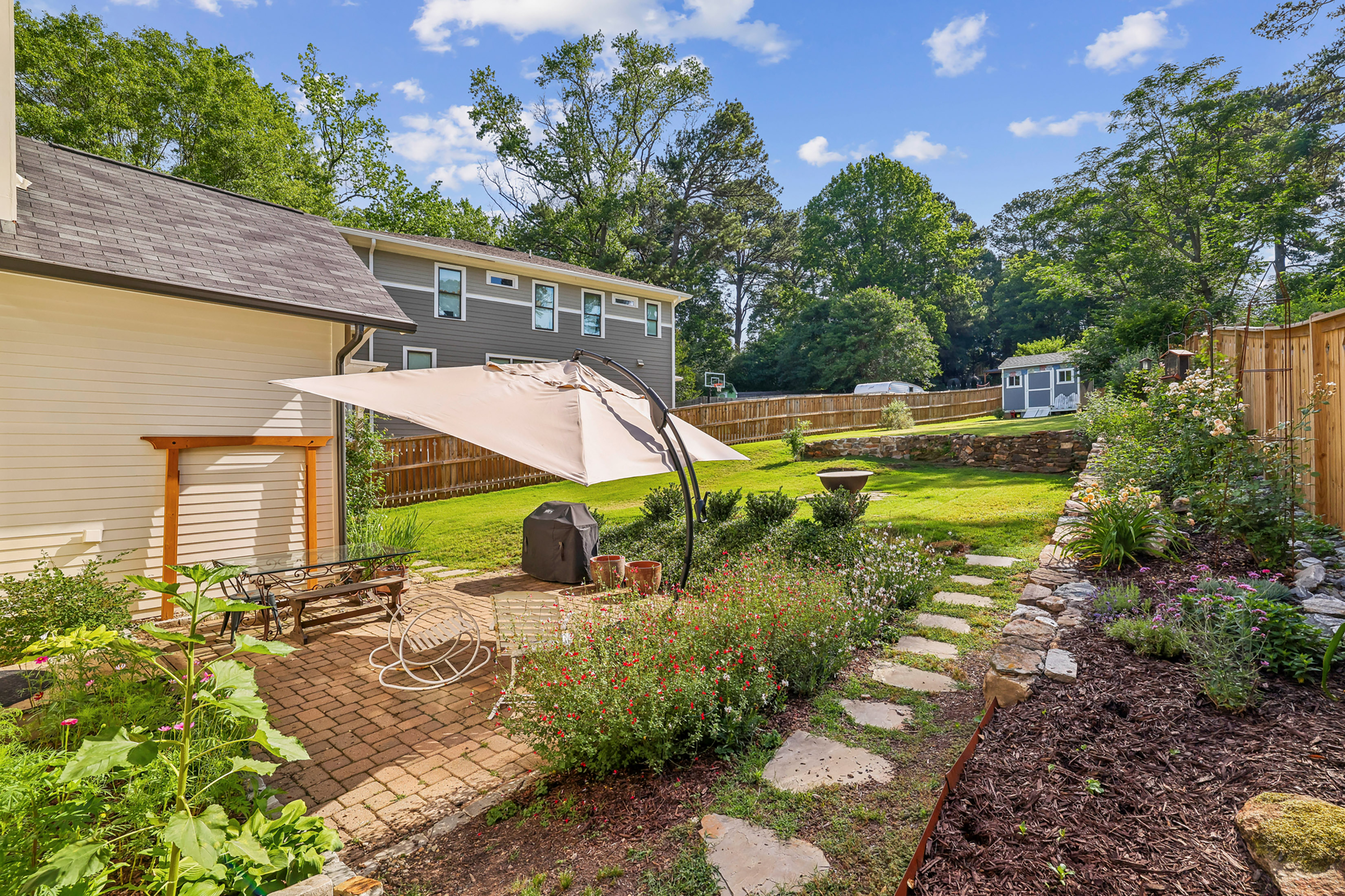  Renovated Bungalow Blends Historic Atlanta Character with Modern Luxury - 物件實景
