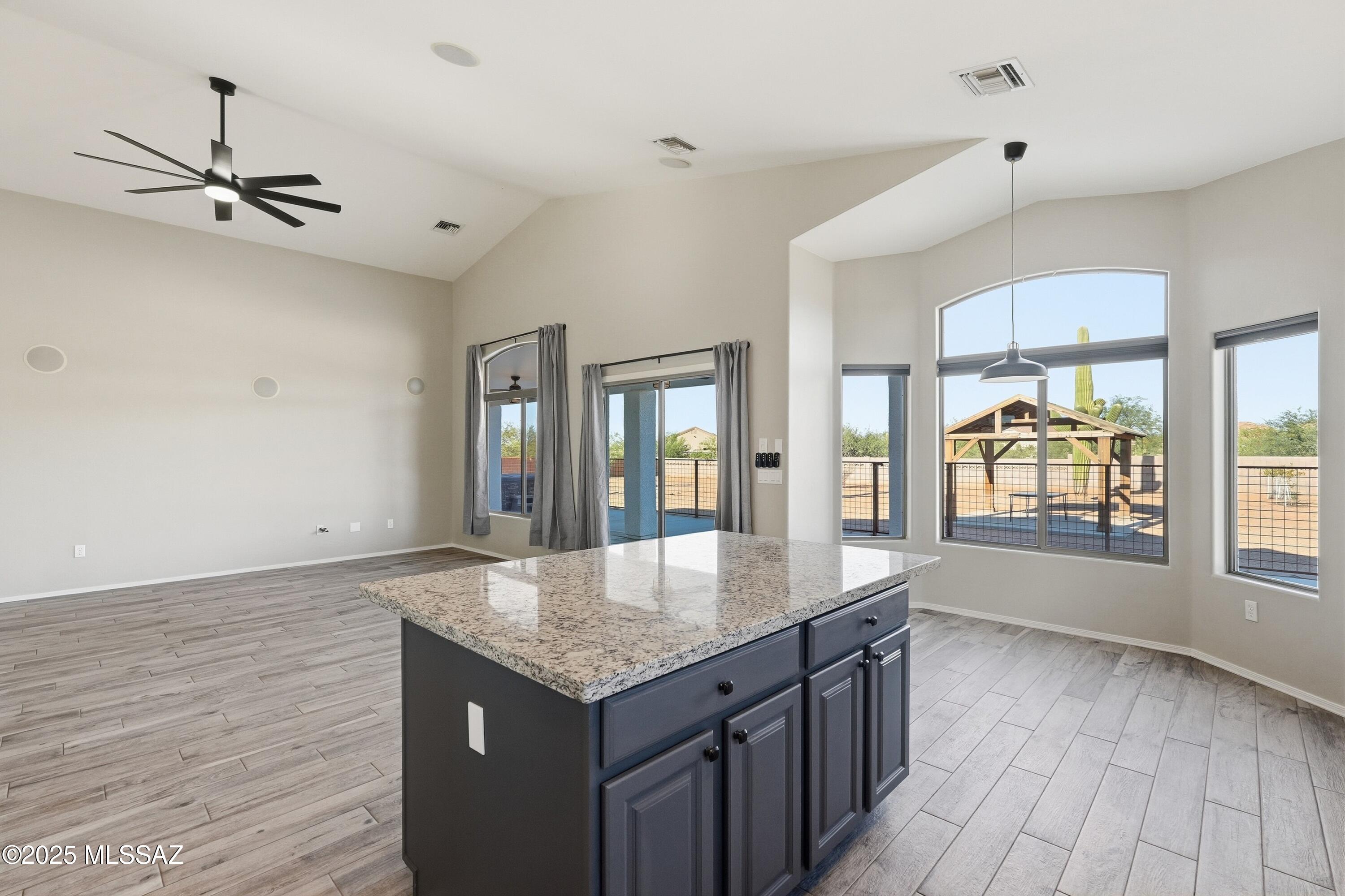 Sahuarita, Arizona, 85629, United States, 3 Bedrooms Bedrooms, ,2 BathroomsBathrooms,Residential,For Sale,1989505