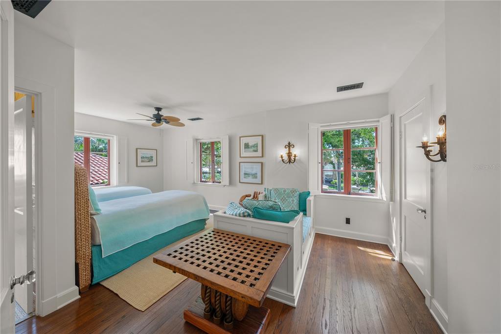 Sarasota, Florida, 34236, United States, 5 Bedrooms Bedrooms, ,7 BathroomsBathrooms,Residential,For Sale,1913430