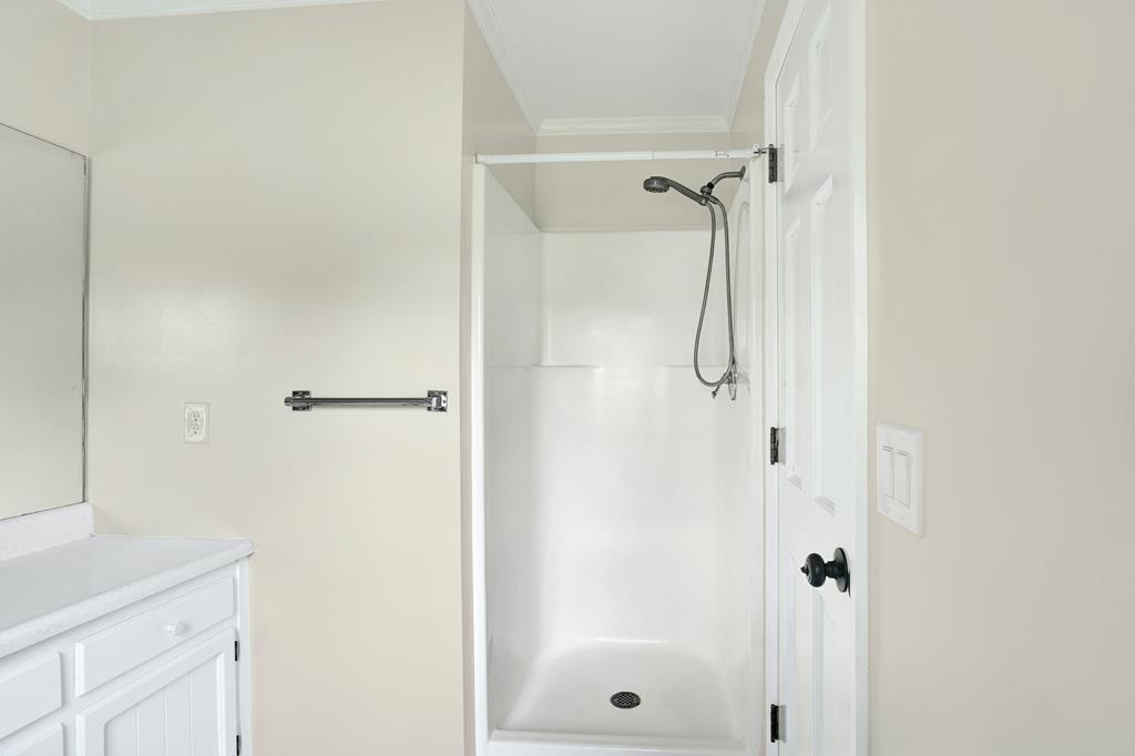 DALTON, Georgia, 30720, United States, 5 Bedrooms Bedrooms, ,3 BathroomsBathrooms,Residential,For Sale,1939085