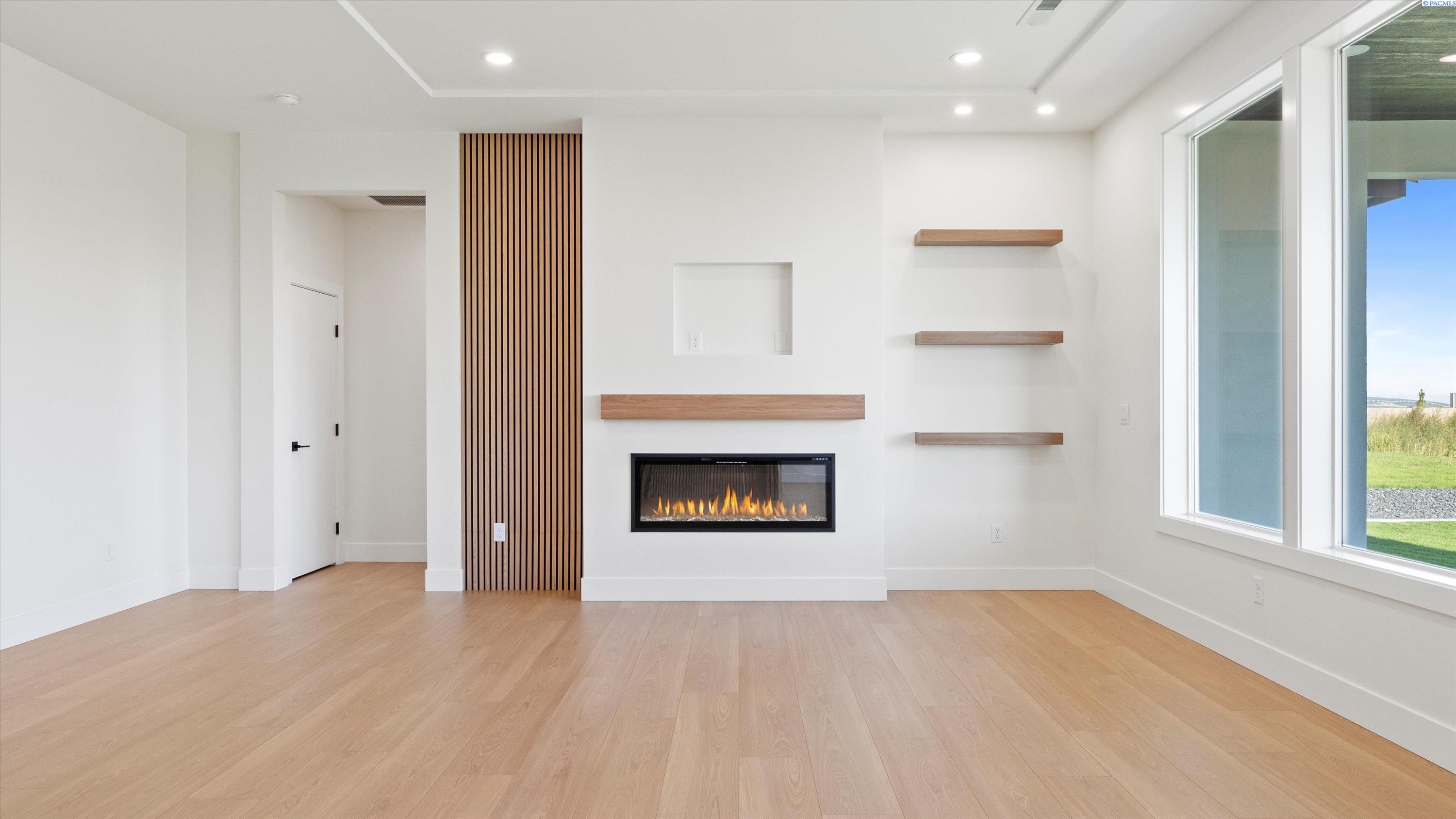 Richland, Washington, 99352, United States, 3 Bedrooms Bedrooms, ,2 BathroomsBathrooms,Residential,For Sale,2000656