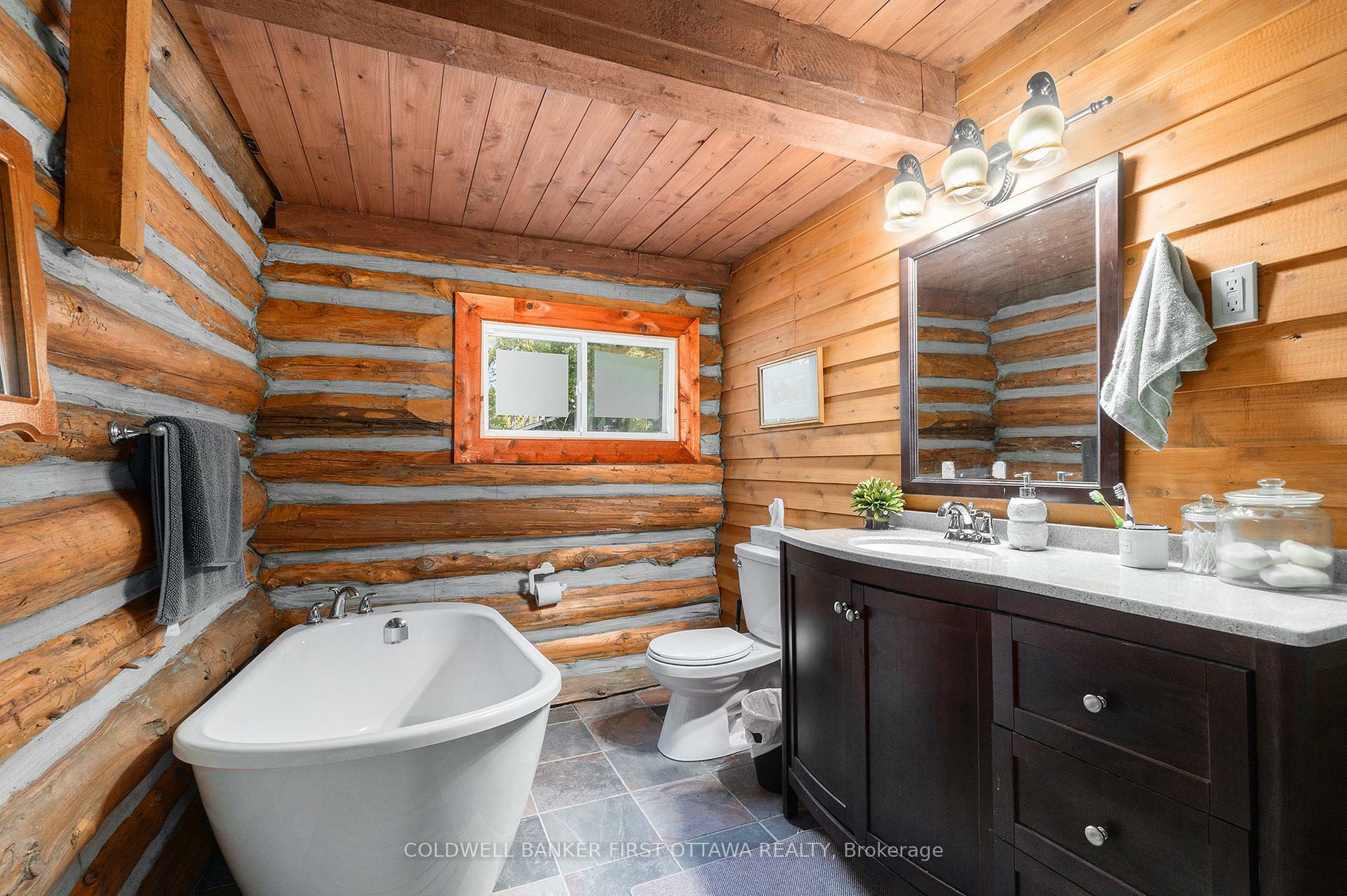 MONTAGUE, Ontario, K7A 5B8, CA, 2 Bedrooms Bedrooms, ,Residential,For Sale,1866112