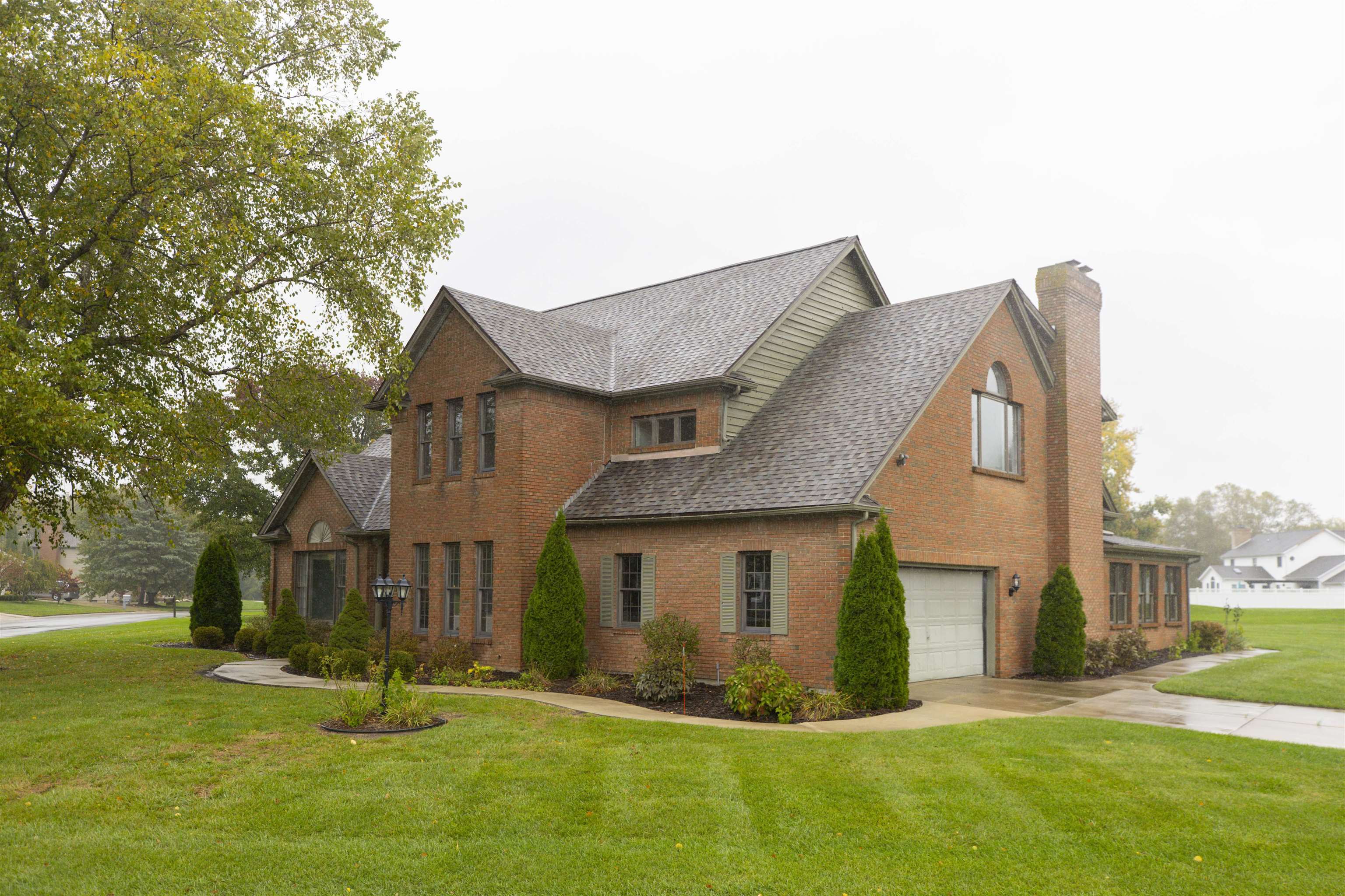 South Bend, Indiana, 46614, United States, 4 Bedrooms Bedrooms, ,4 BathroomsBathrooms,Residential,For Sale,1985327