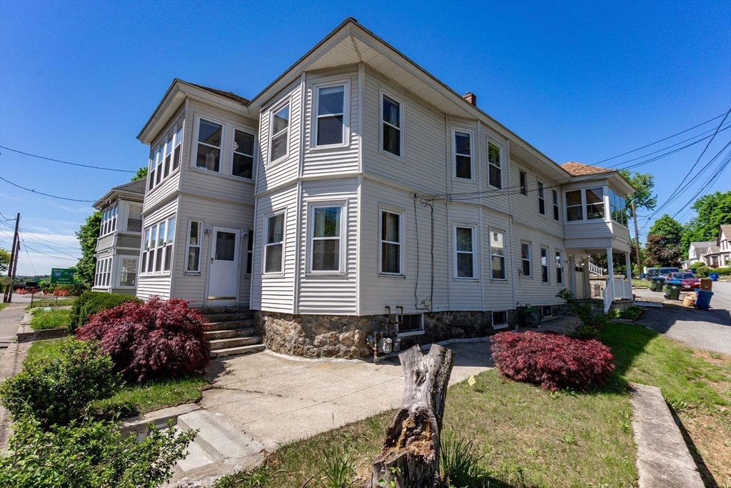 Lawrence, Massachusetts, 01841, United States, 6 Bedrooms Bedrooms, ,3 BathroomsBathrooms,Residential,For Sale,2048880