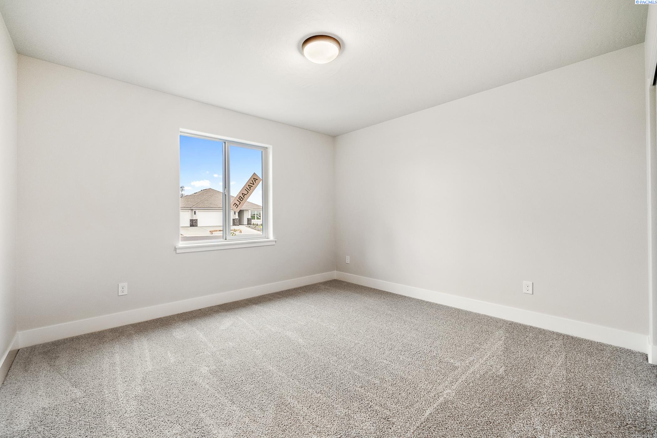 Pasco, Washington, 99301, United States, 4 Bedrooms Bedrooms, ,1 BathroomBathrooms,Residential,For Sale,1874983
