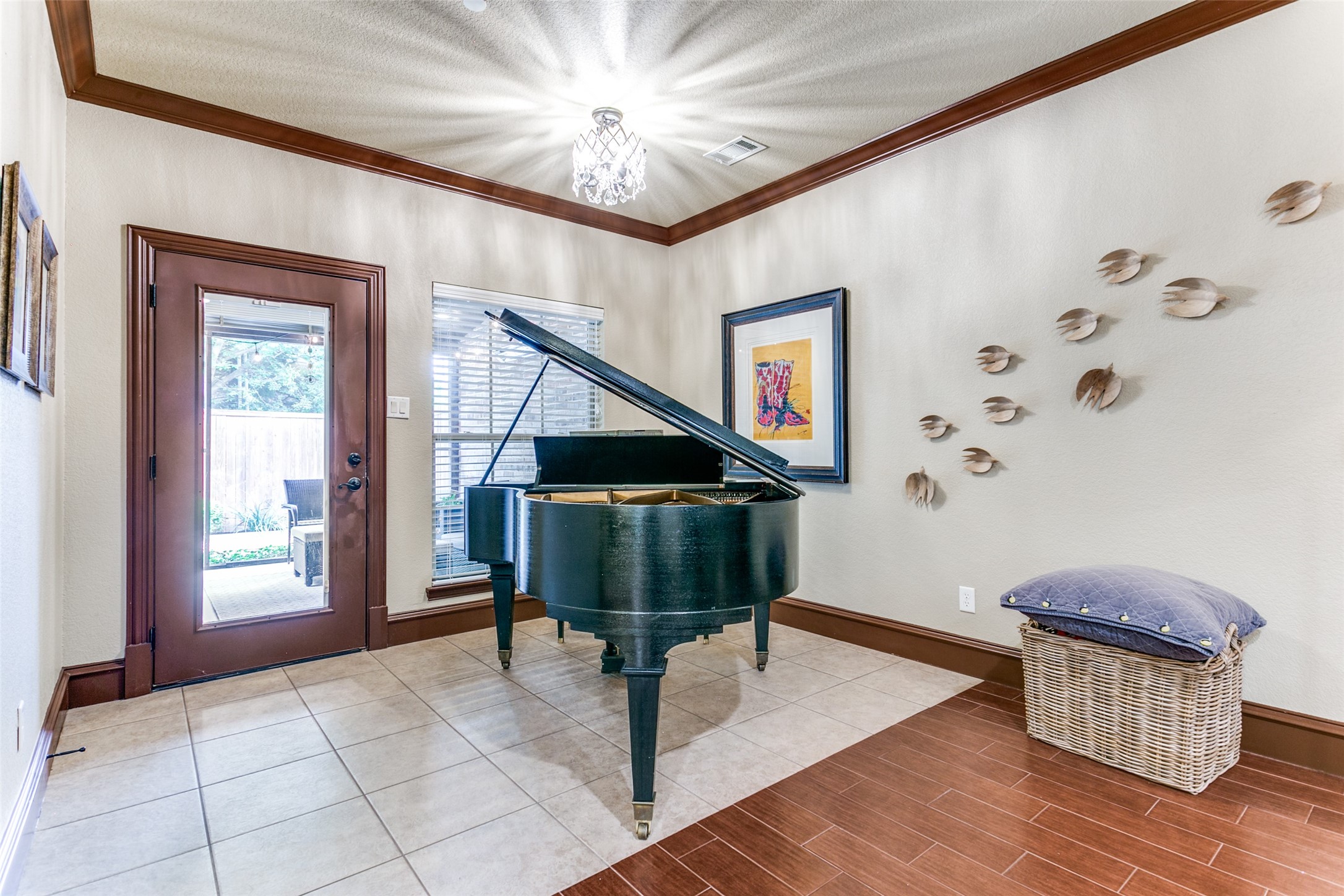 Grapevine, Texas, 76051, United States, 3 Bedrooms Bedrooms, ,2 BathroomsBathrooms,Residential,For Sale,1857561