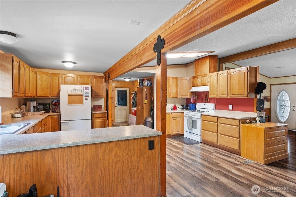 Yelm, Washington, 98597, United States, 3 Bedrooms Bedrooms, ,Residential,For Sale,1975708