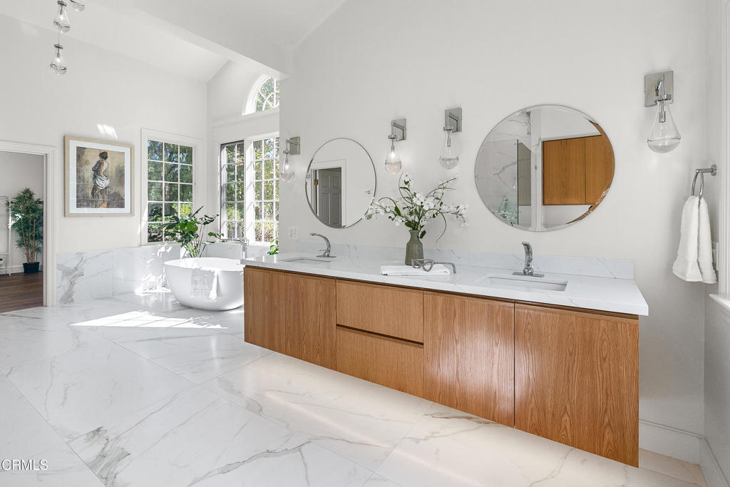 Camarillo, California, 93012, United States, 5 Bedrooms Bedrooms, ,7 BathroomsBathrooms,Residential,For Sale,1996163