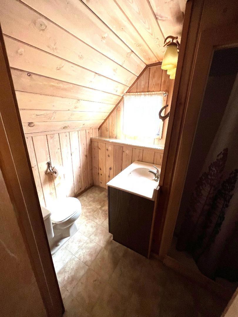 South Lake Tahoe, California, 96150, United States, 2 Bedrooms Bedrooms, ,2 BathroomsBathrooms,Residential,For Sale,1927747