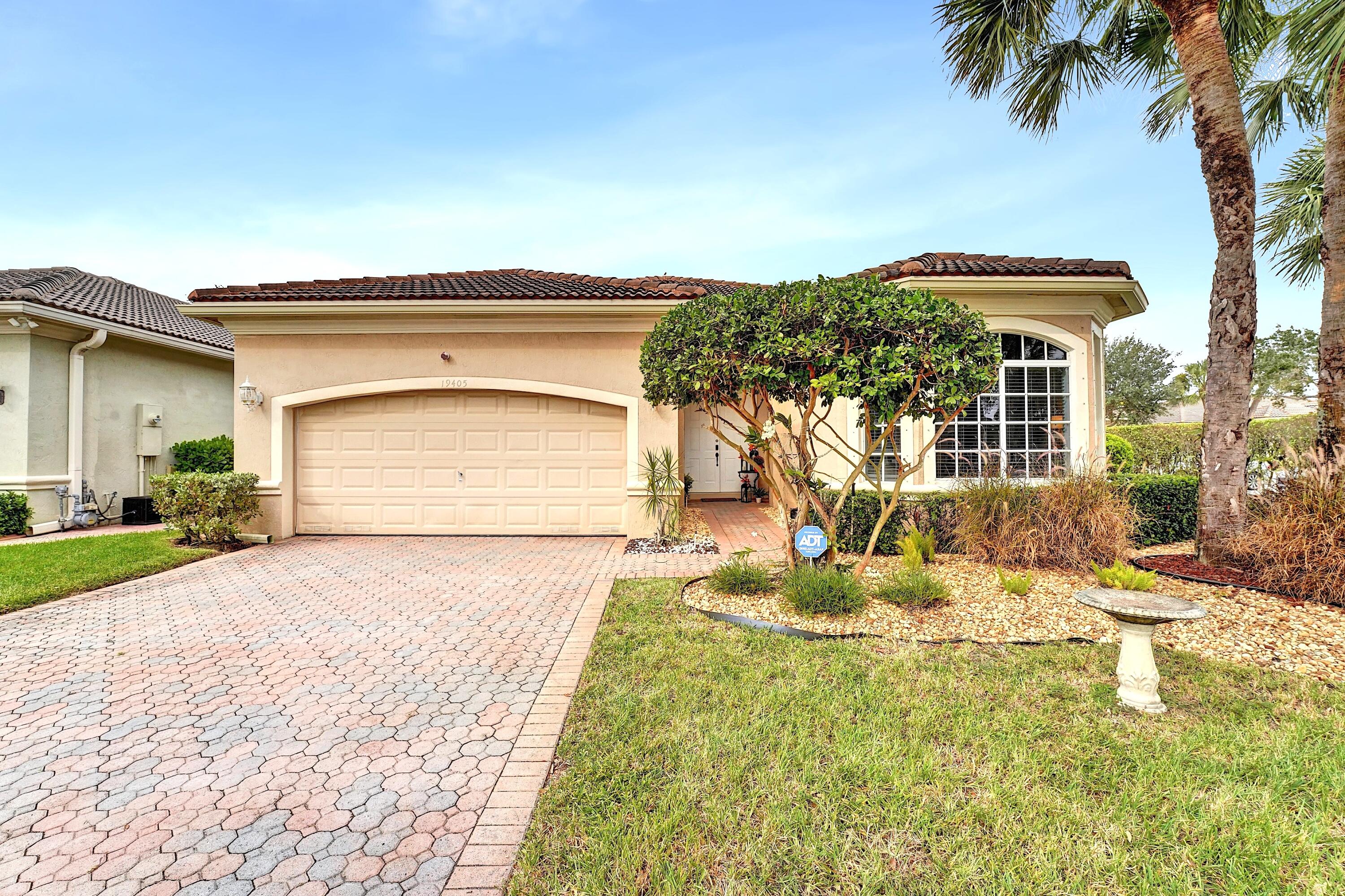 Pembroke Pines, Florida, 33332, United States, 3 Bedrooms Bedrooms, ,2 BathroomsBathrooms,Residential,For Sale,1987784