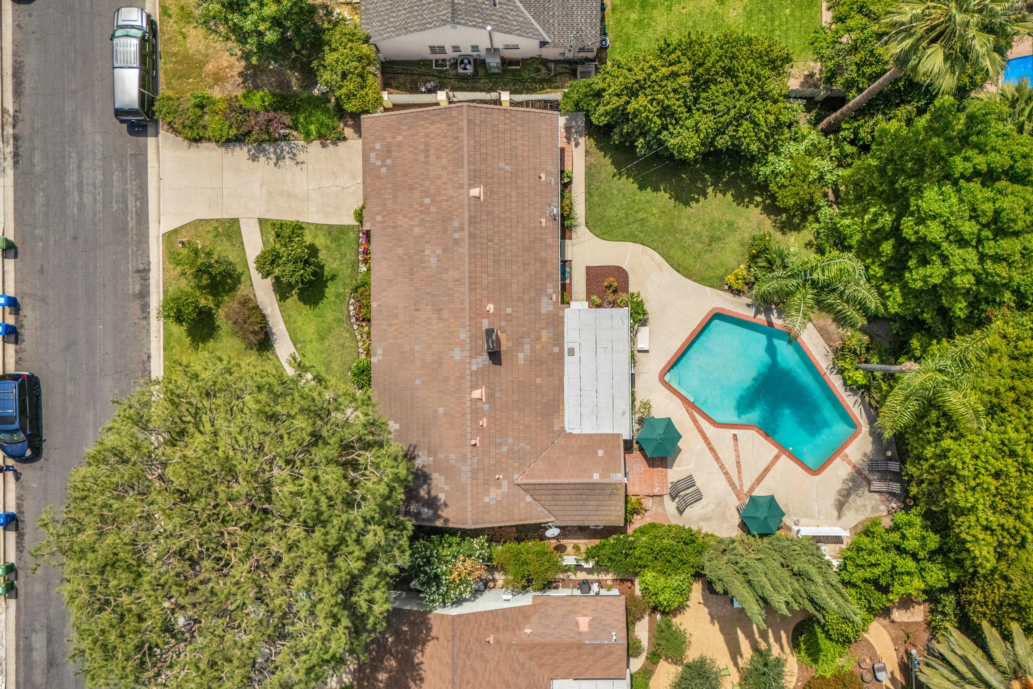  6843 Chisholm Avenue - 物件實景