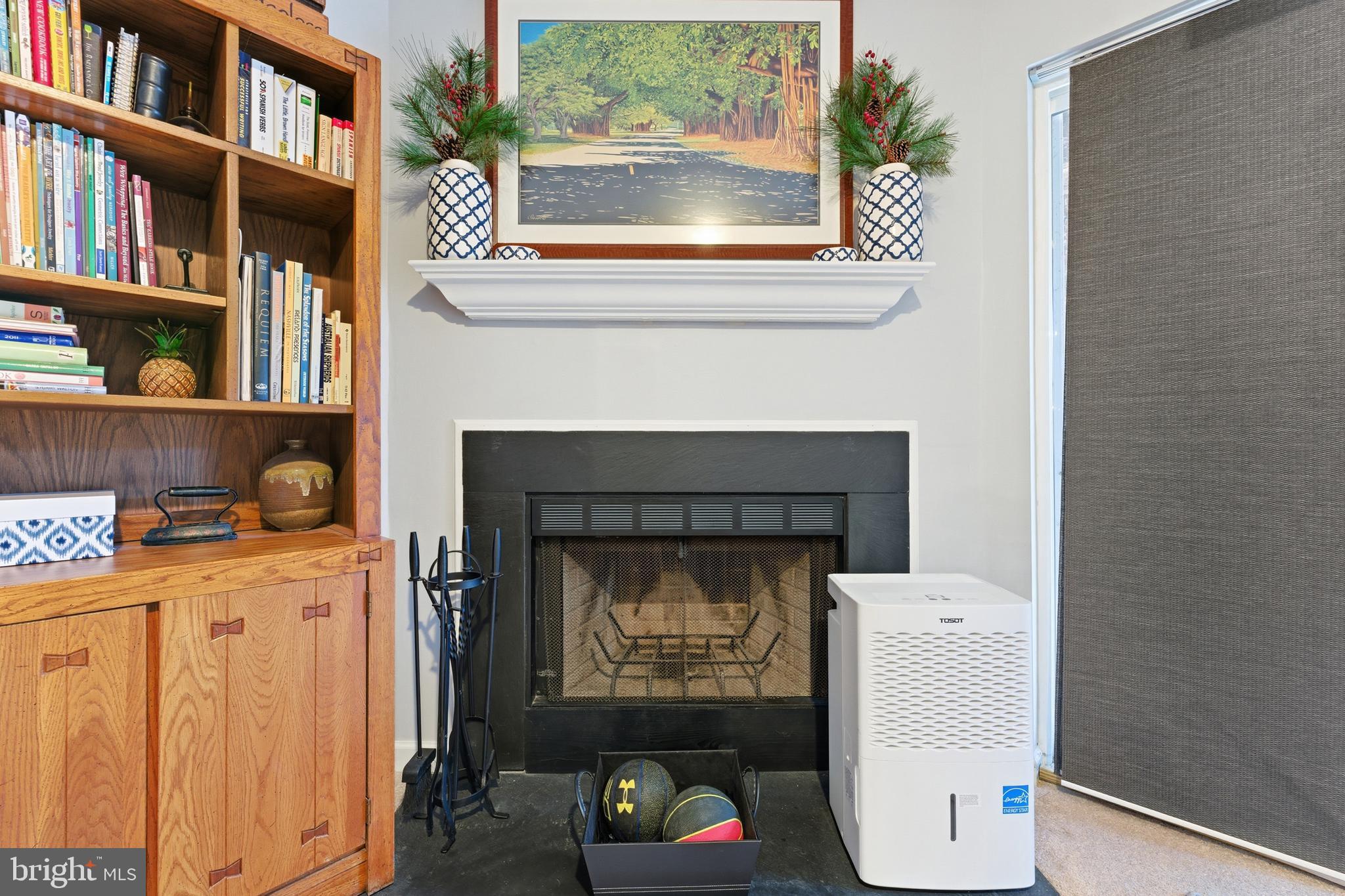 Clifton, Virginia, 20124, United States, 2 Bedrooms Bedrooms, ,3 BathroomsBathrooms,Residential,For Sale,2001572