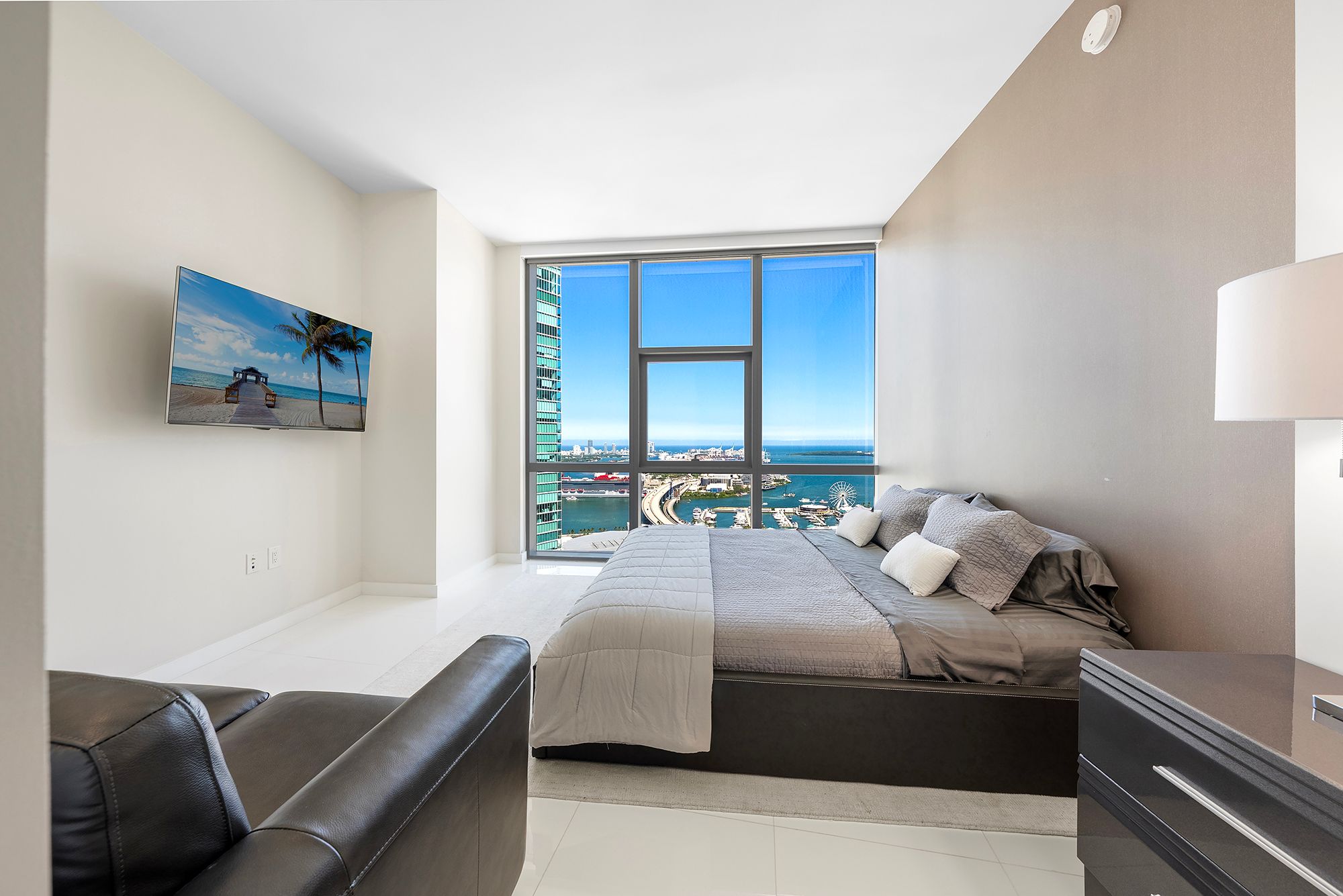 851 NE 1st Ave, Miami, FL, 33132 - 物件實景